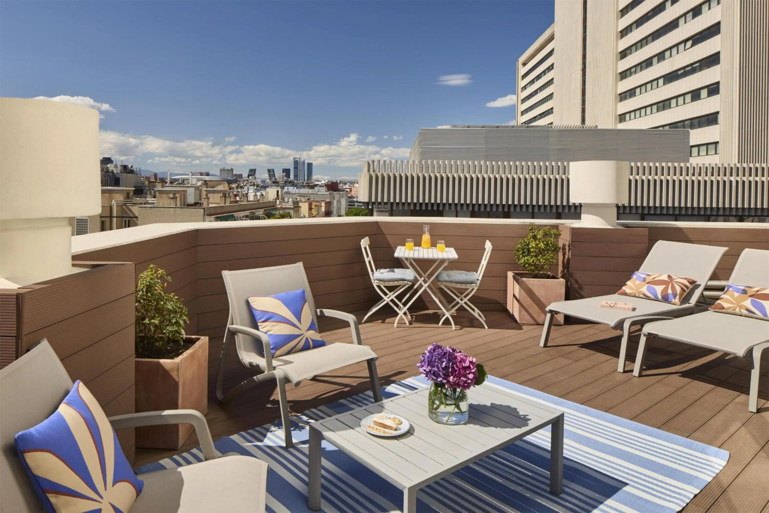 Property building in NH Madrid Balboa