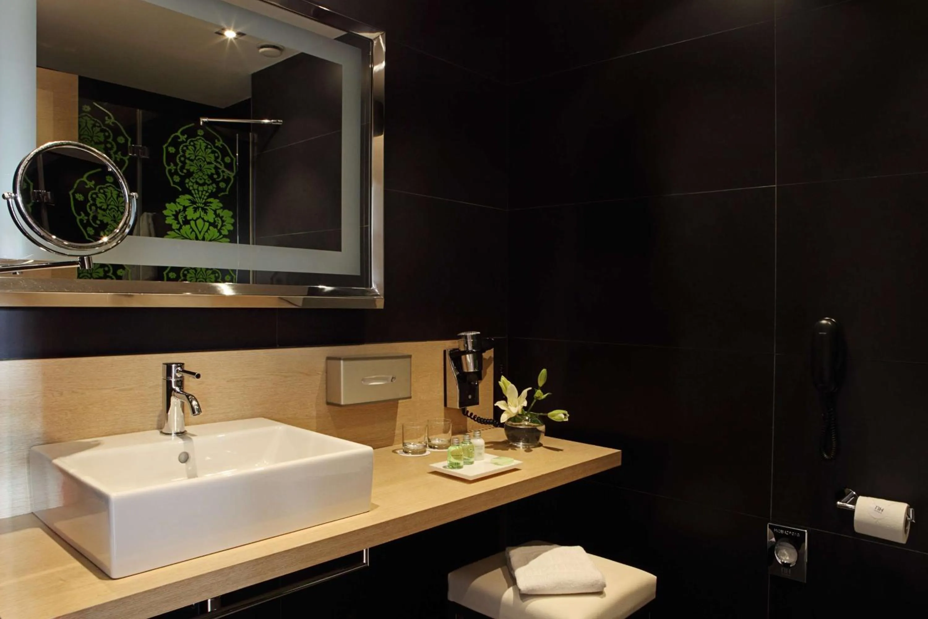 Bathroom in NH Madrid Principe de Vergara