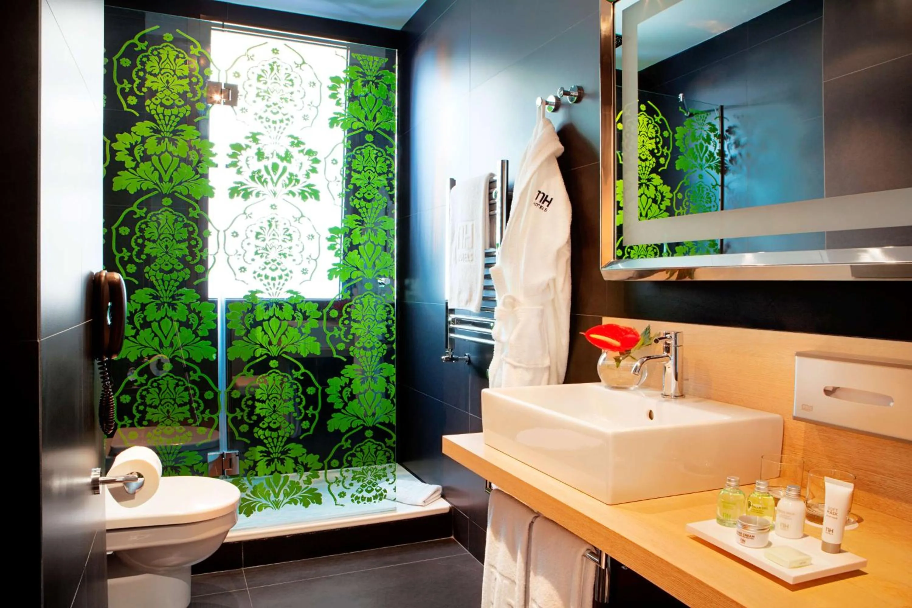 Bathroom in NH Madrid Principe de Vergara