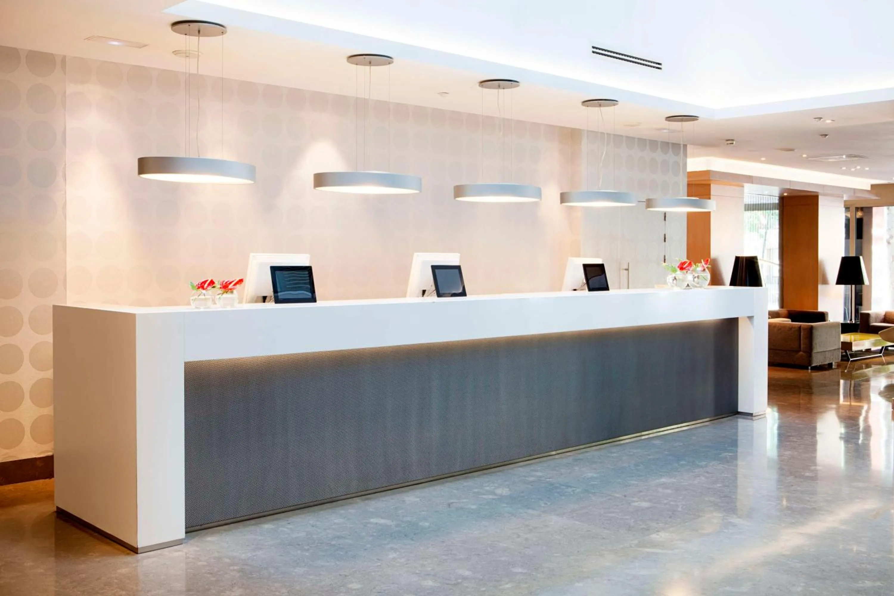 Lobby or reception in NH Madrid Principe de Vergara