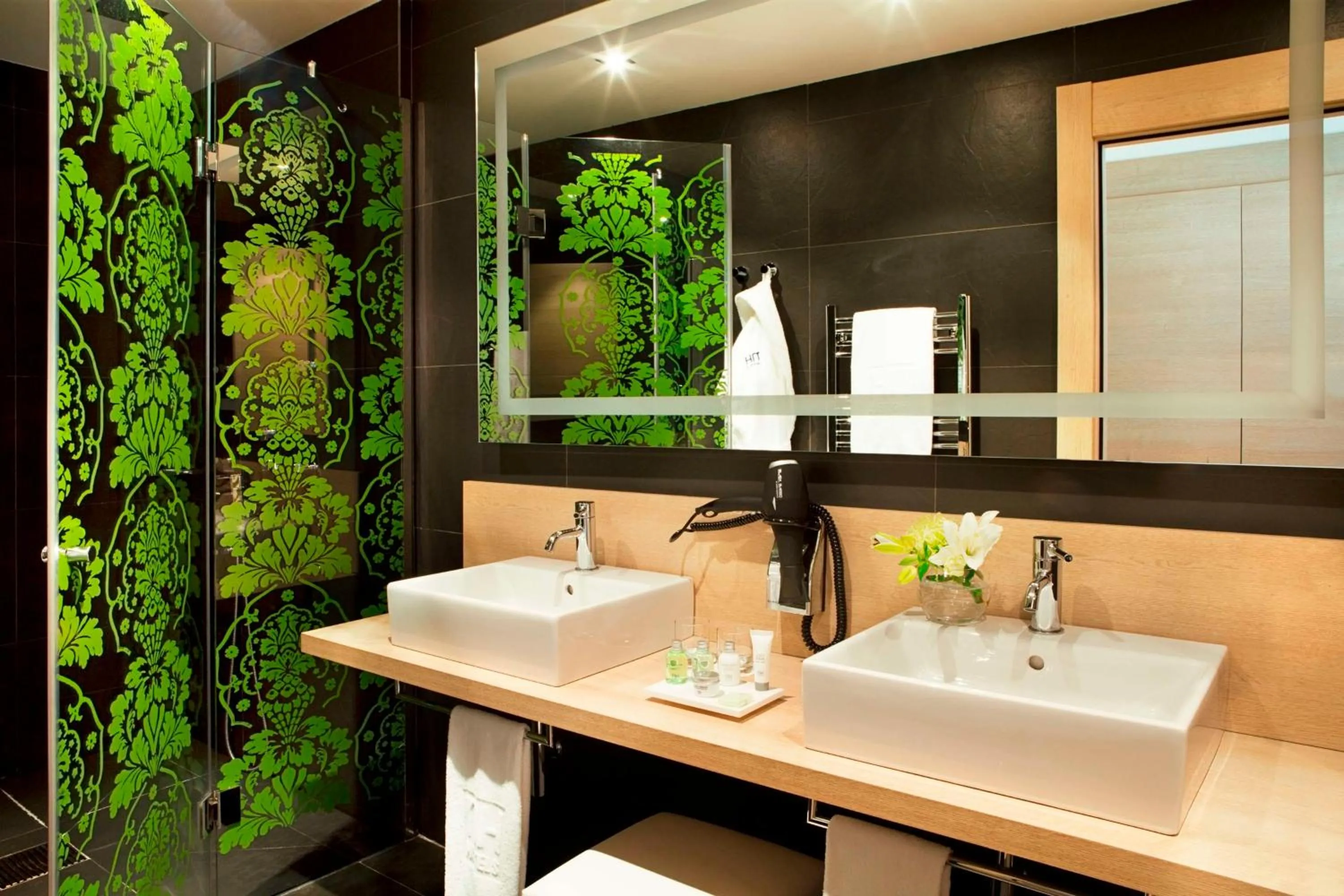 Bathroom in NH Madrid Principe de Vergara