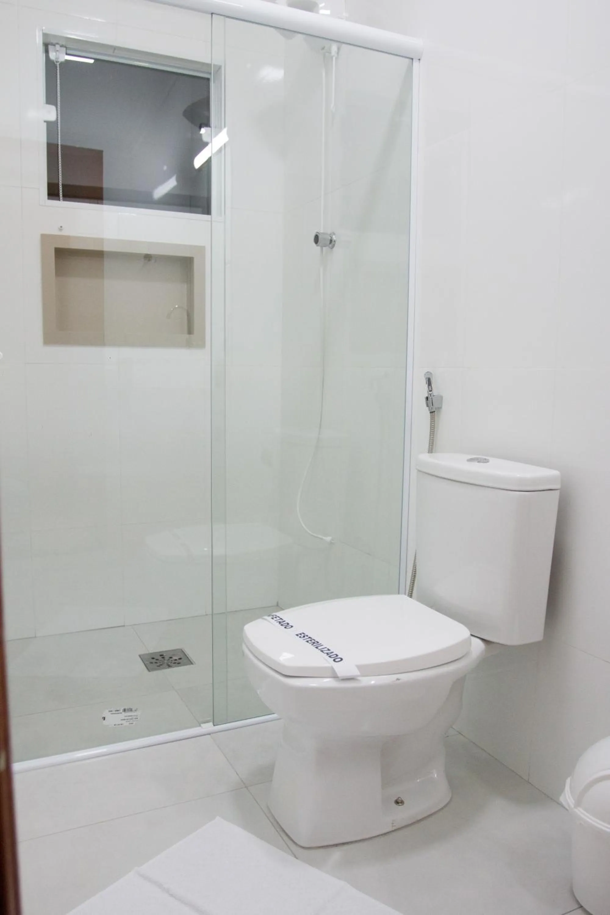 Shower in Hotel Descalvado