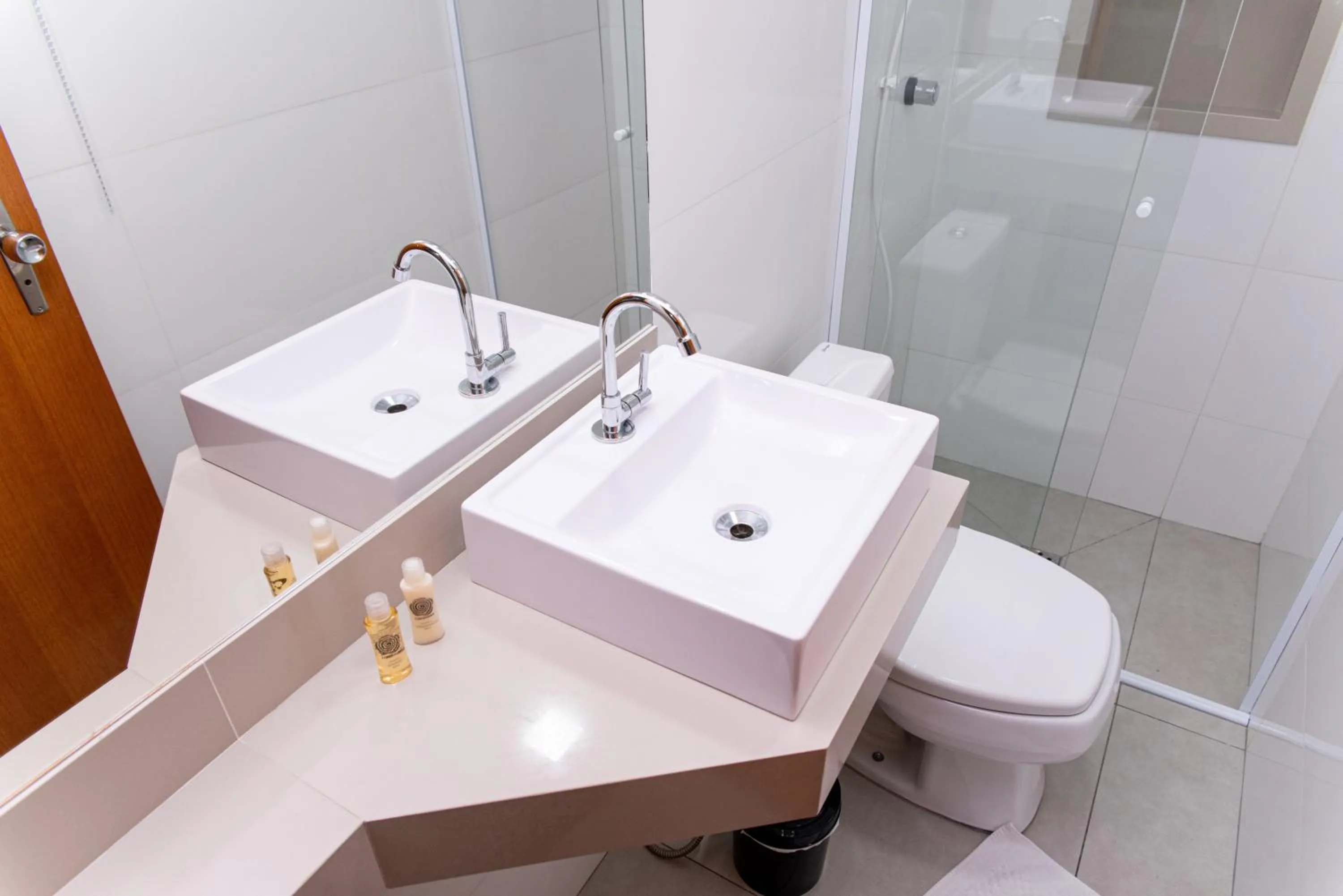 Toilet in Hotel Descalvado