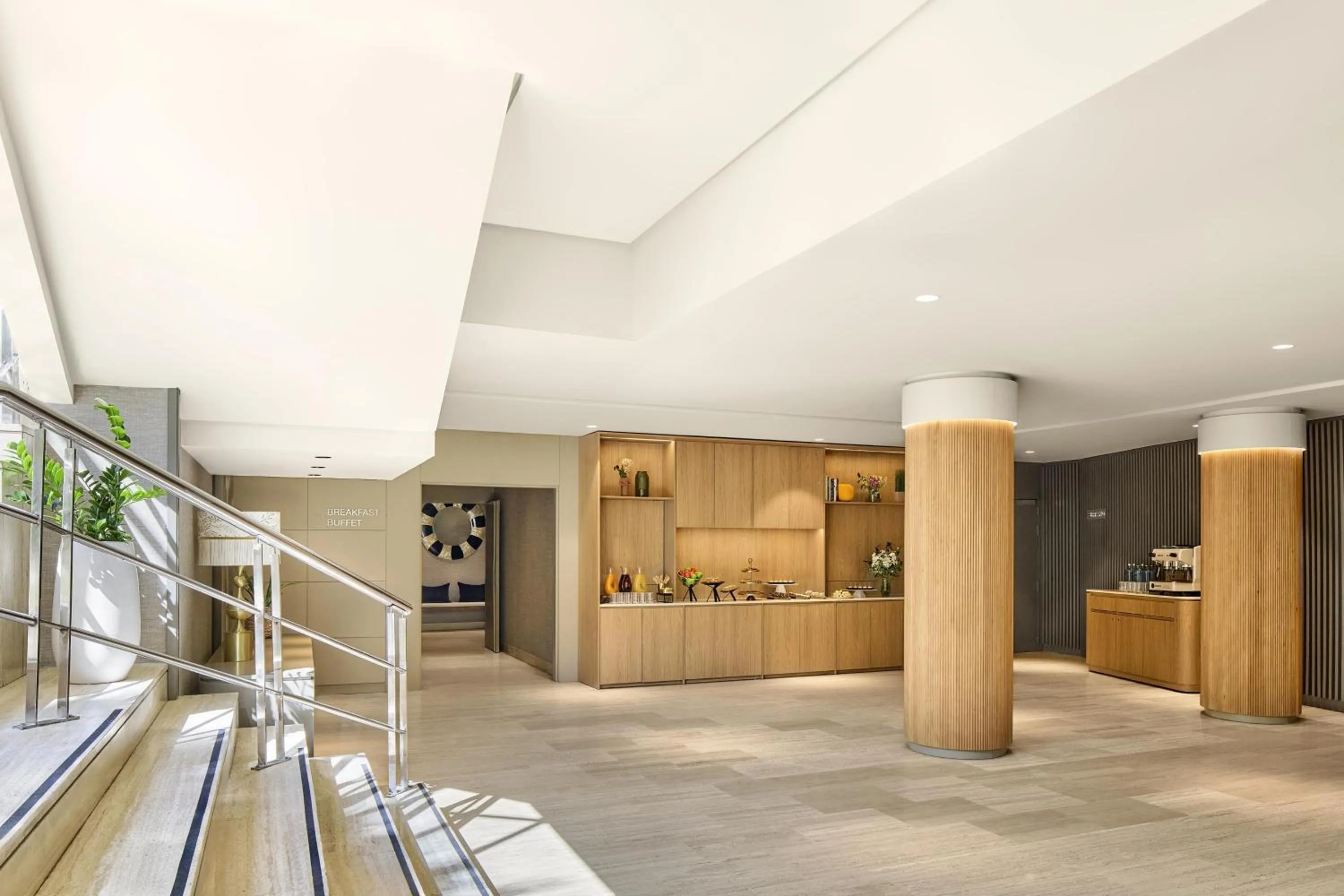 Lobby or reception in NH Paseo de la Habana