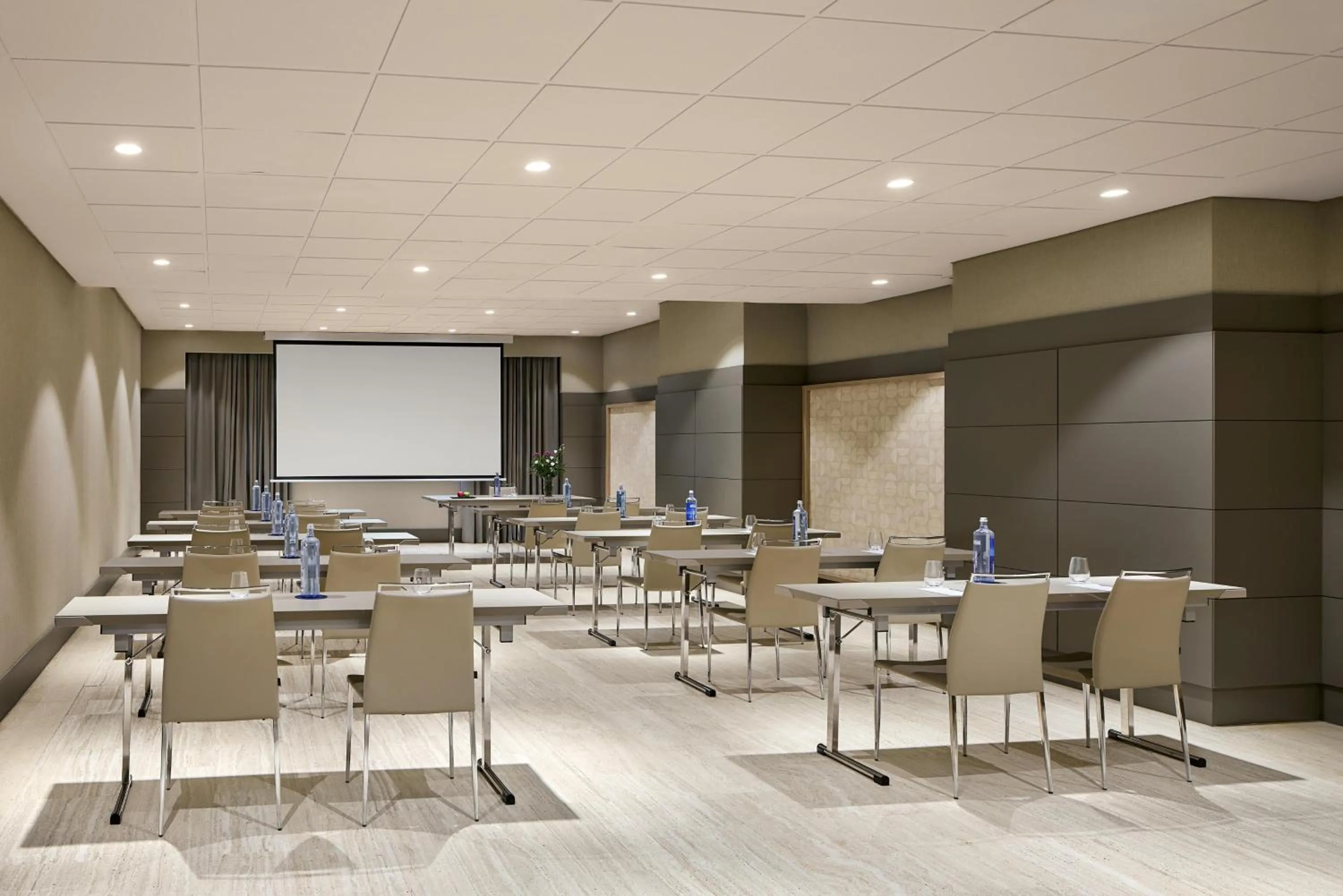 Meeting/conference room in NH Paseo de la Habana