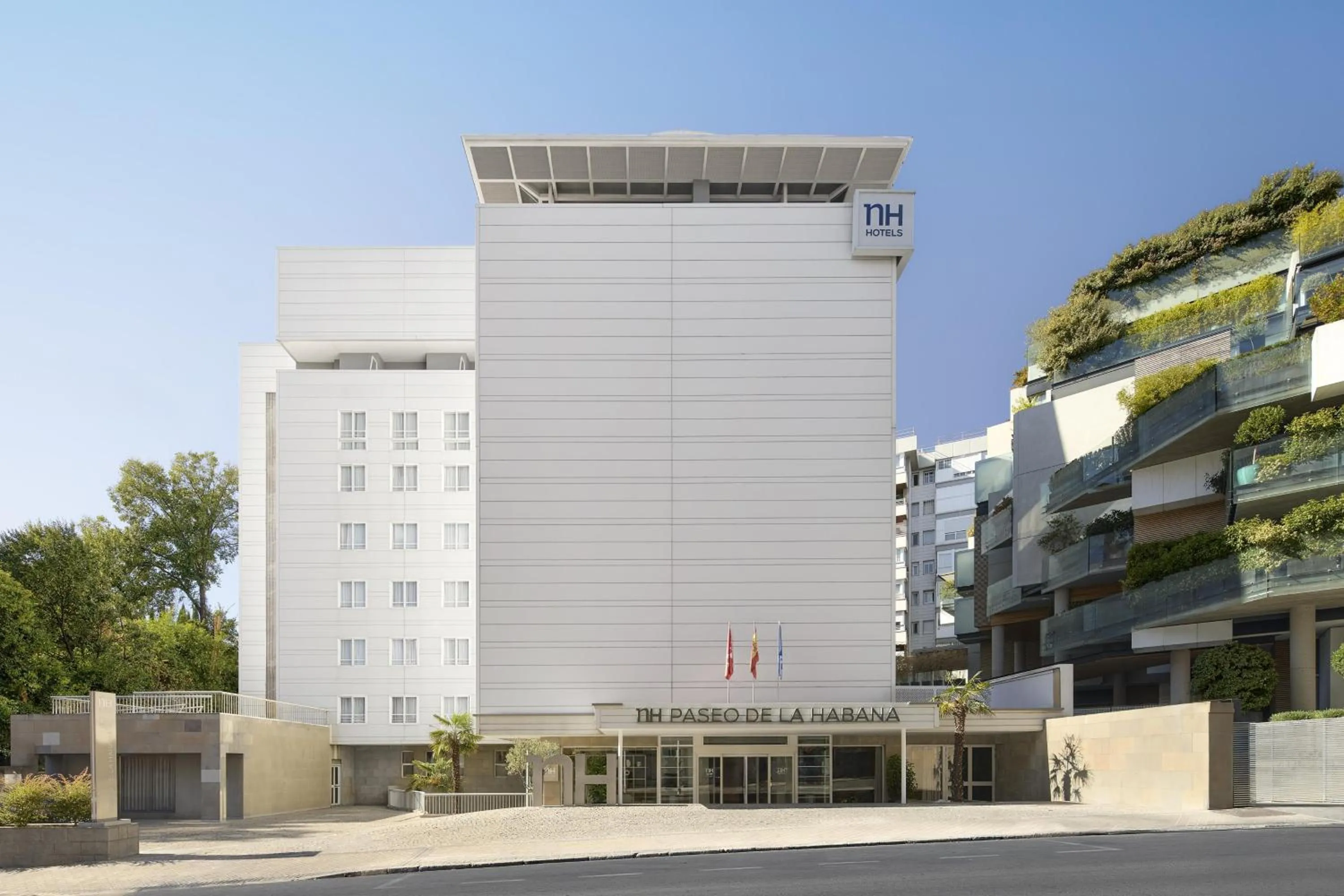 Property building in NH Paseo de la Habana