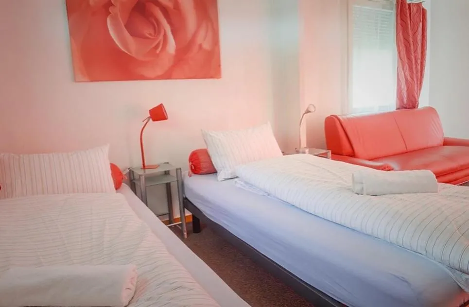 Bungalow with Twin Beds and Private Parking in Hôtel Garni Inter-Alp