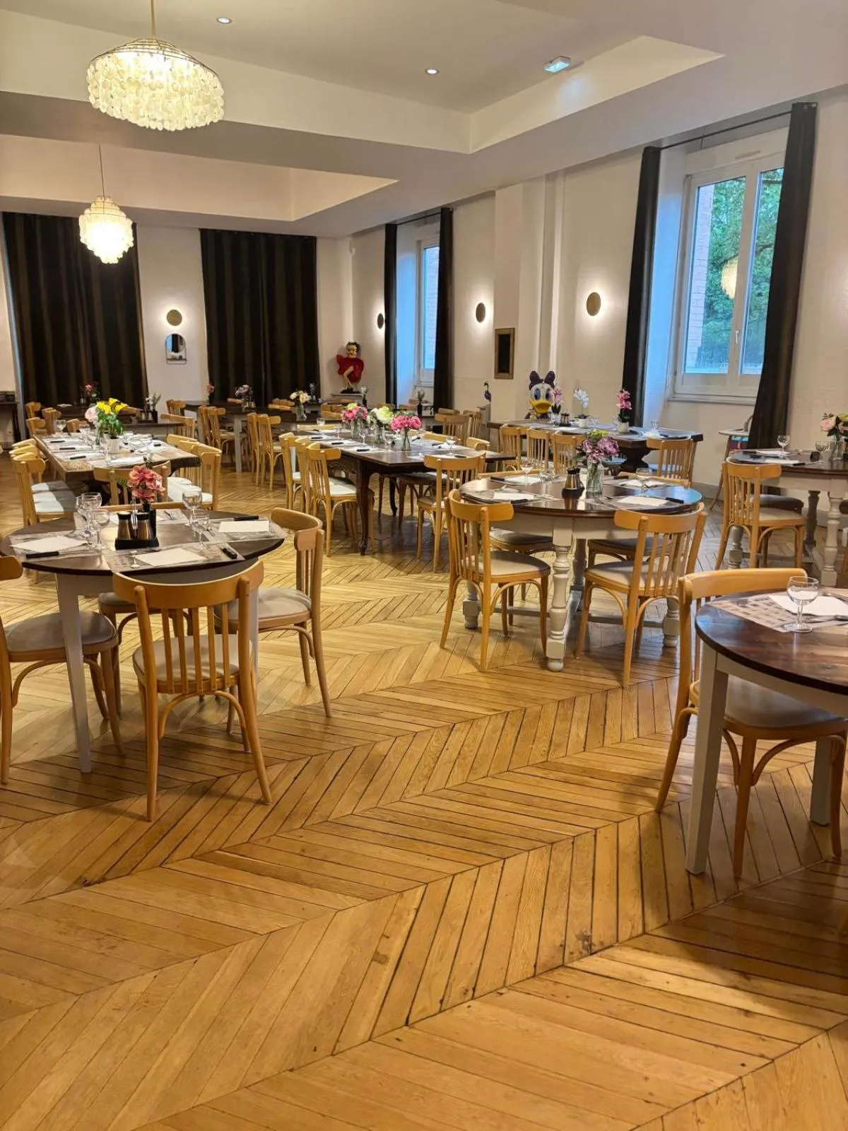 Restaurant/places to eat in Hôtel d'Angleterre