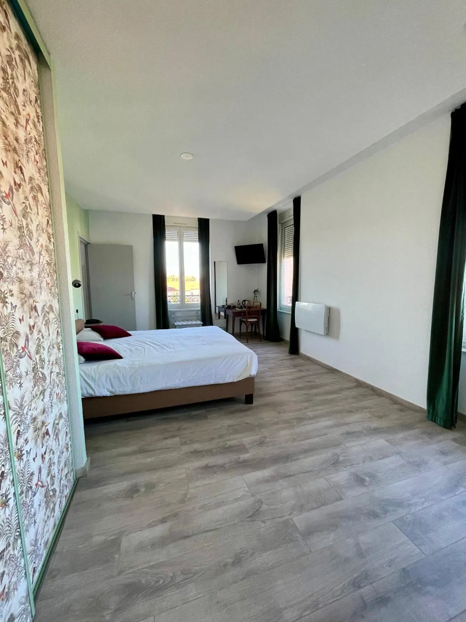 Bed in Hôtel d'Angleterre