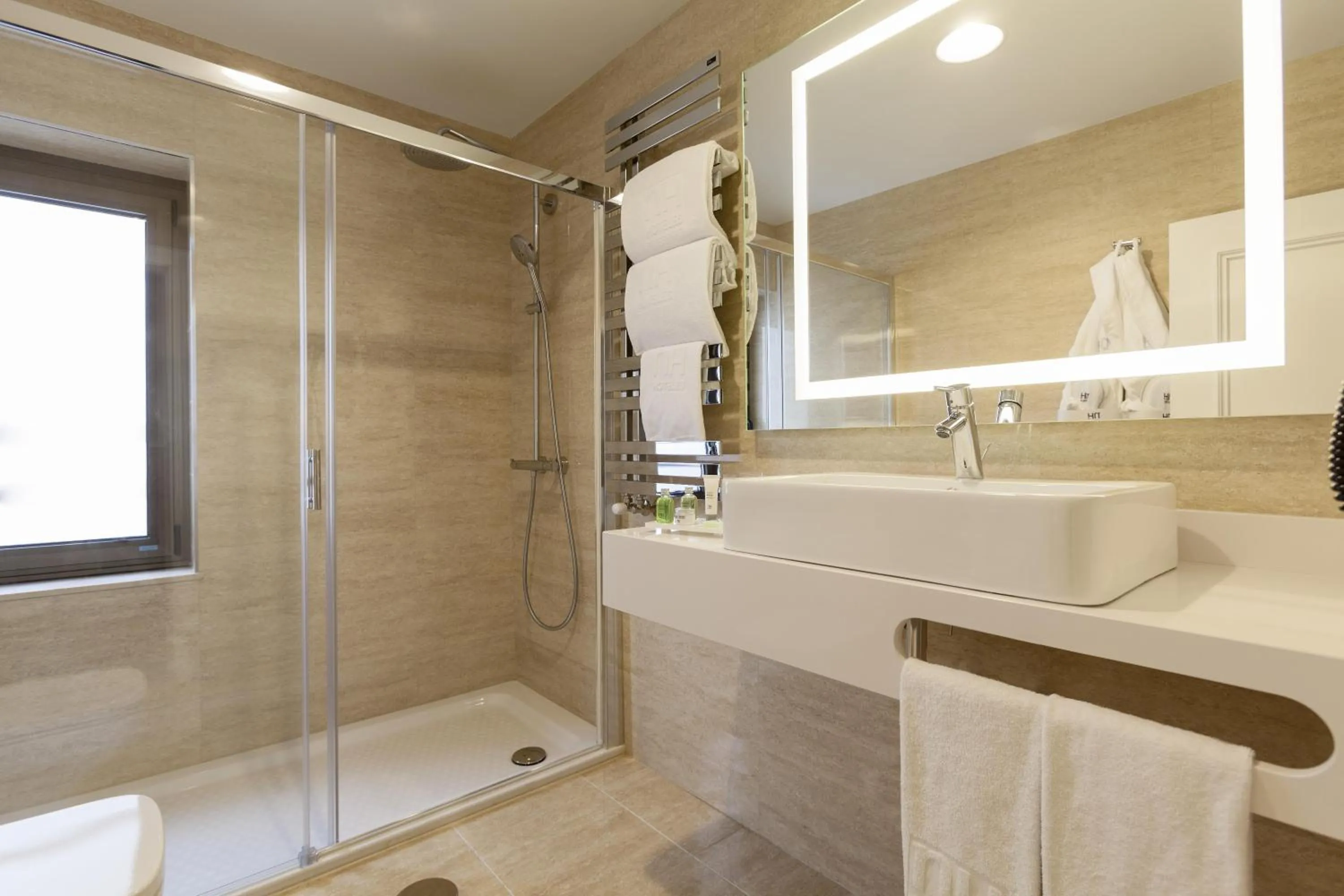 Bathroom in NH Oviedo Principado