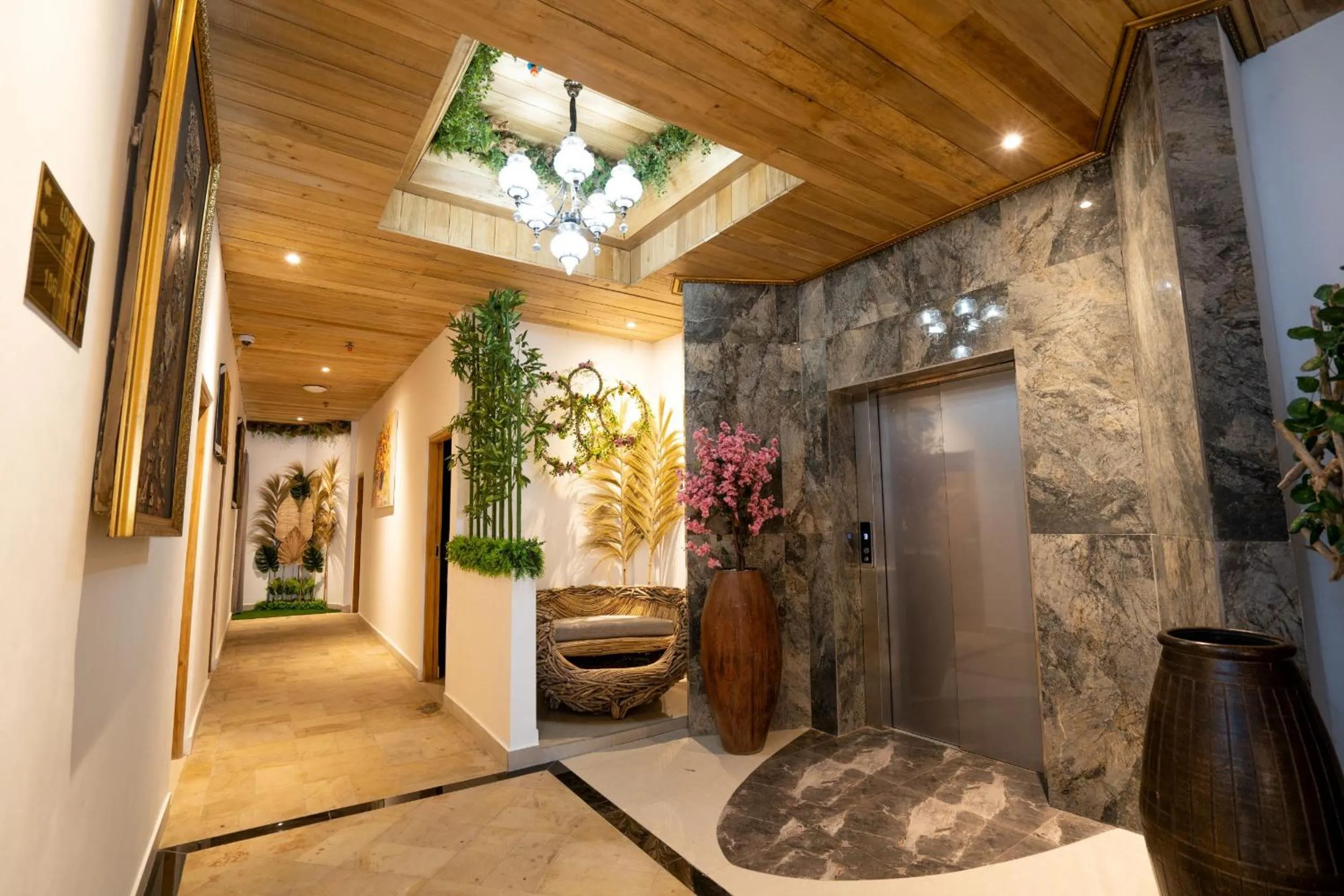 elevator in Oki Taru Residence