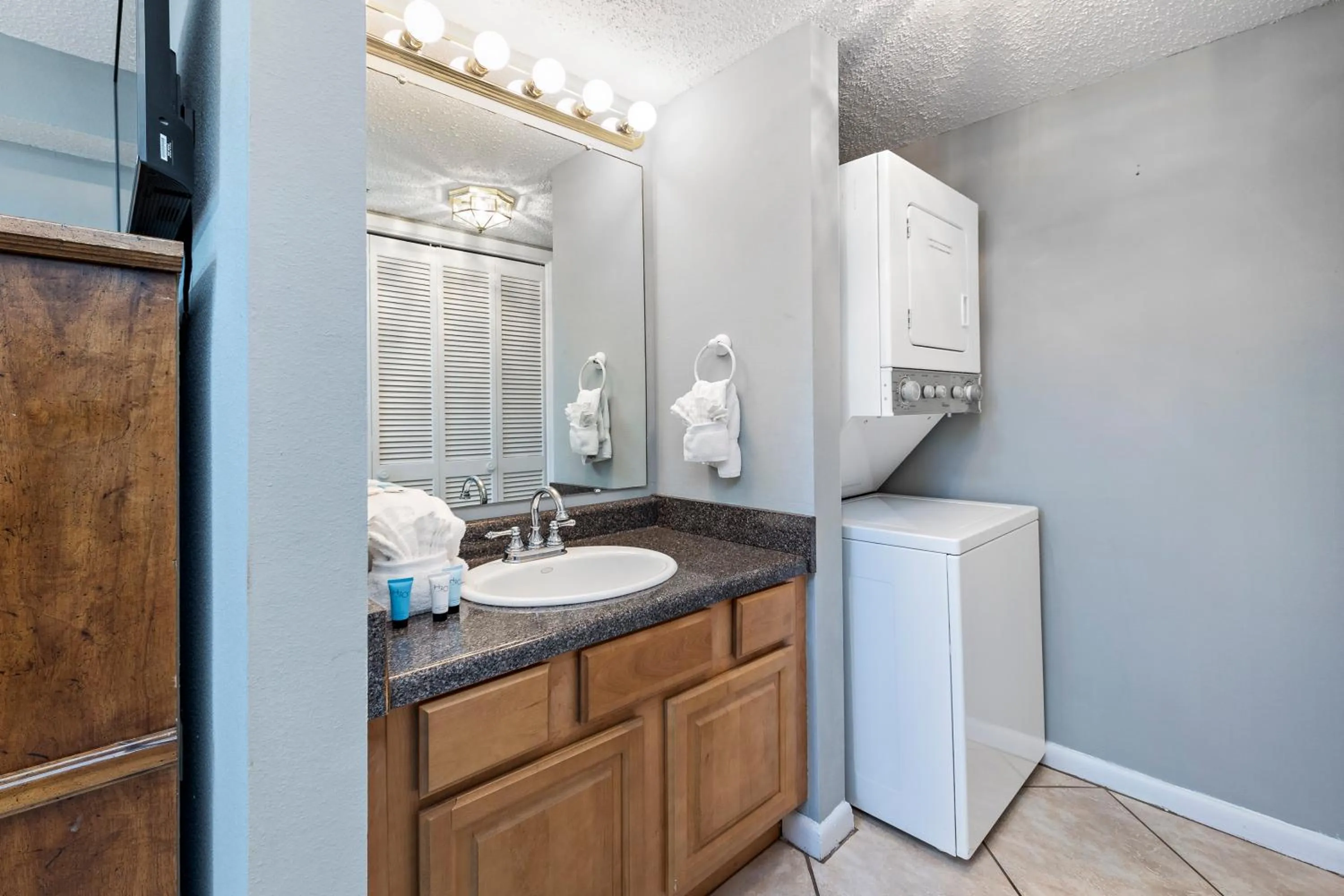 Bathroom in Lagoon Sun 3