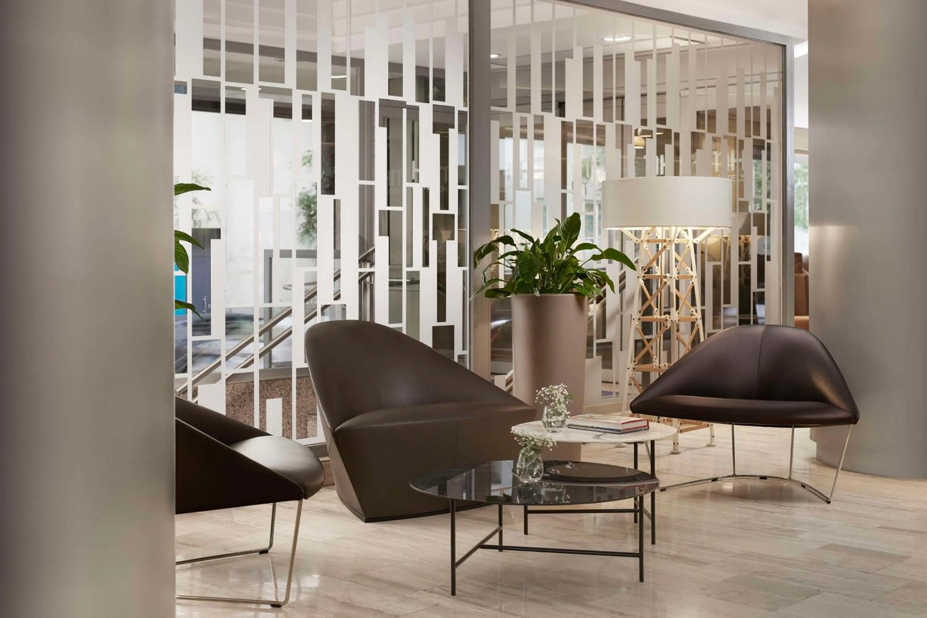 Lobby or reception in NH Madrid Zurbano