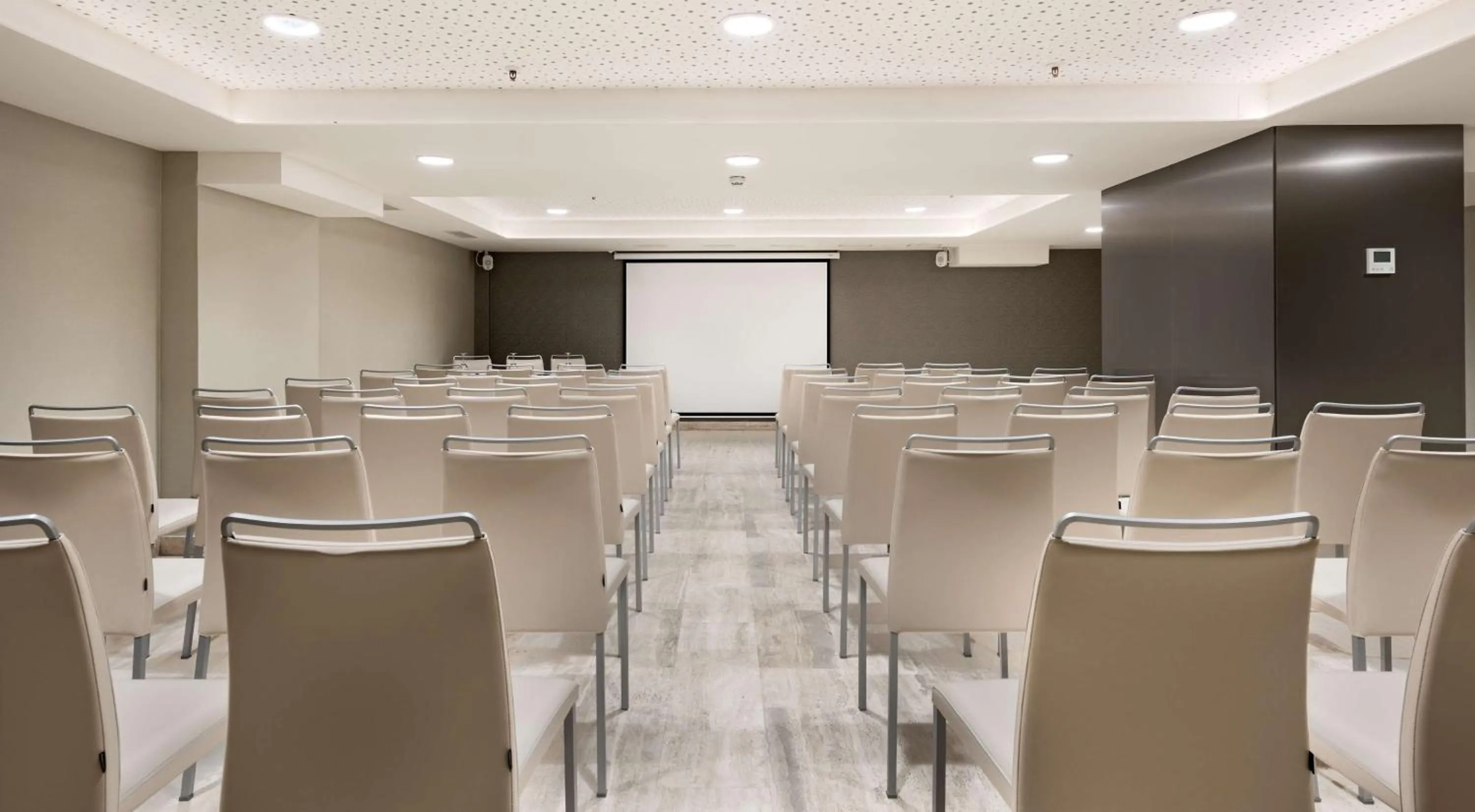 Meeting/conference room in NH Madrid Zurbano