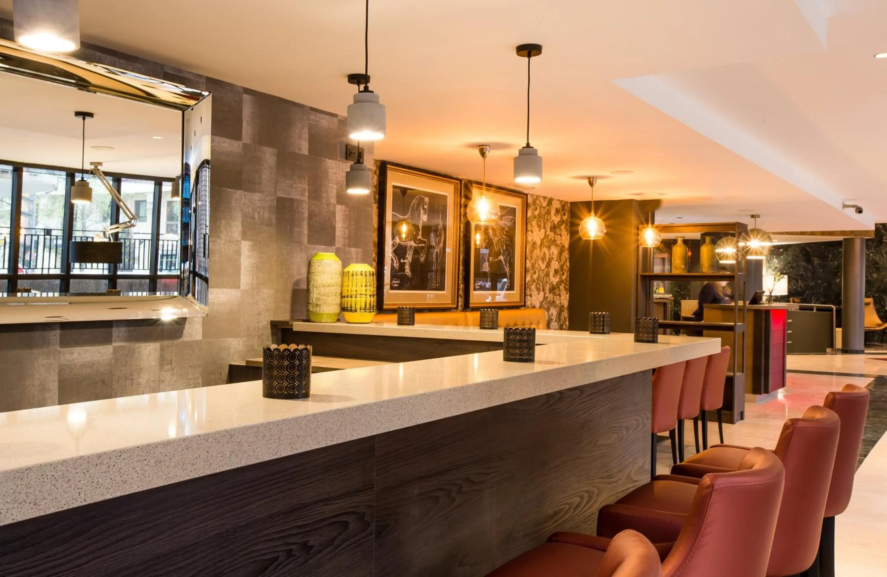 Lounge or bar in Leonardo Hotel Madrid City Center