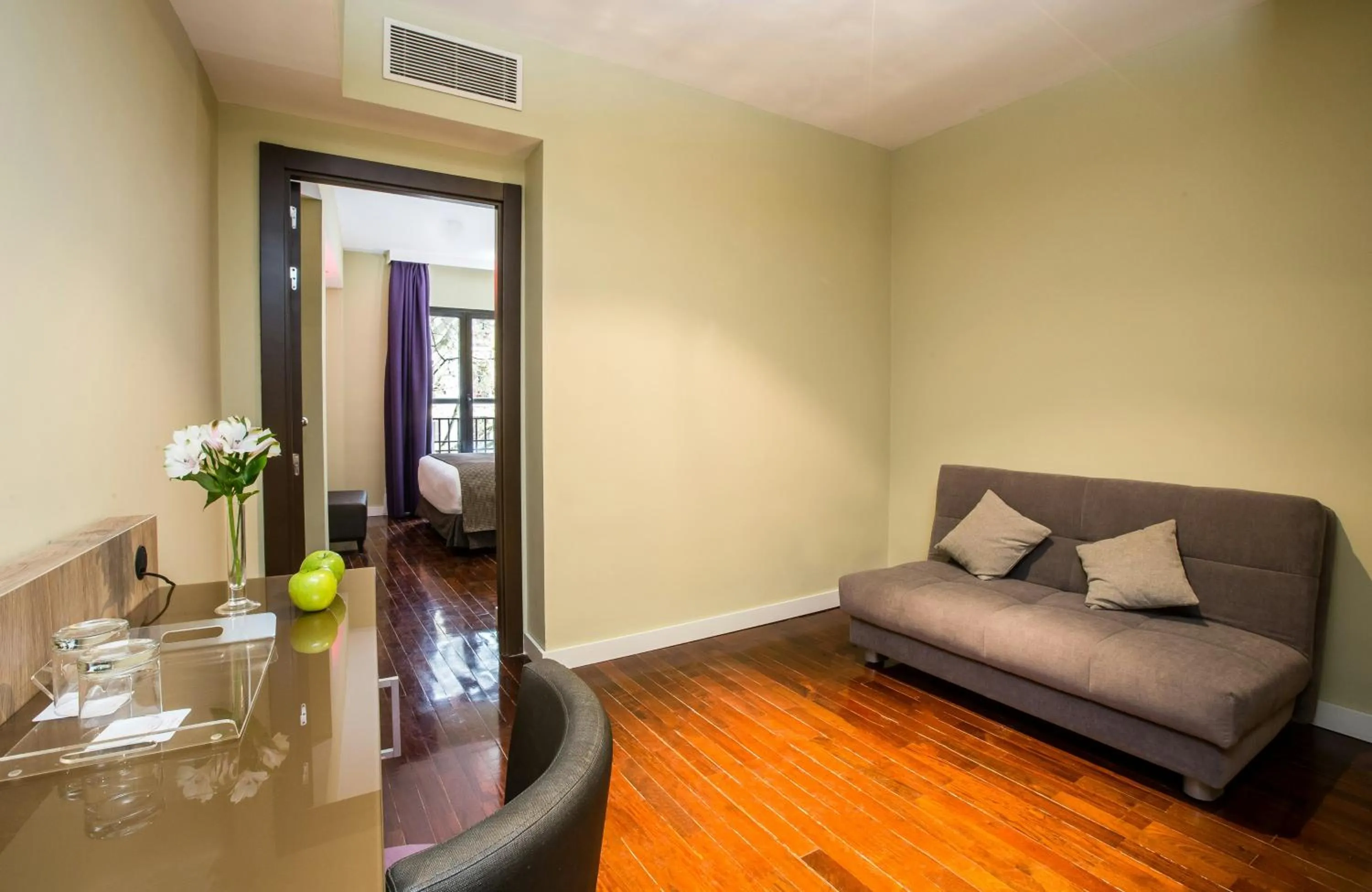 Photo of the whole room in Leonardo Hotel Madrid City Center