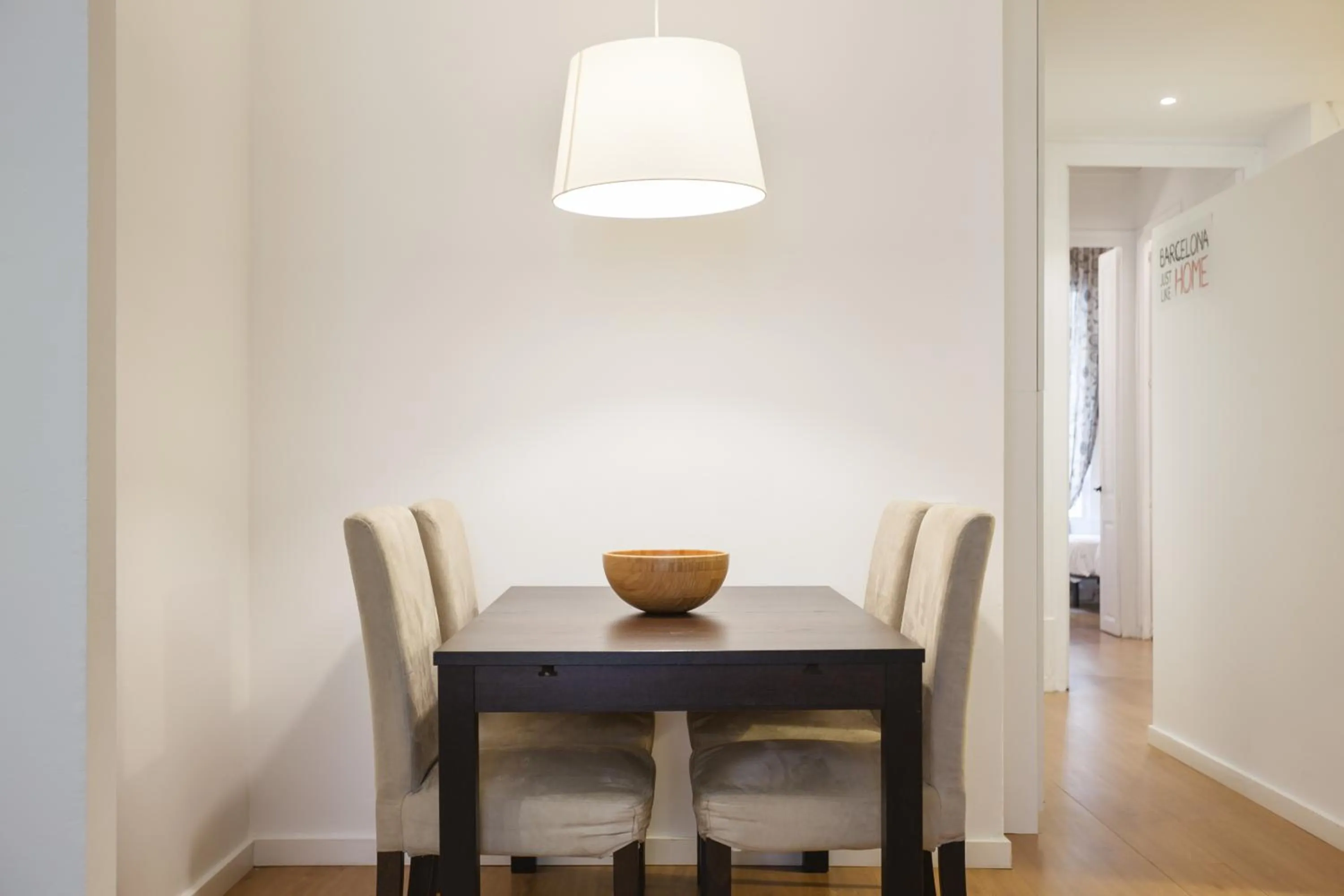 Dining area in Barcelona Just Like Home