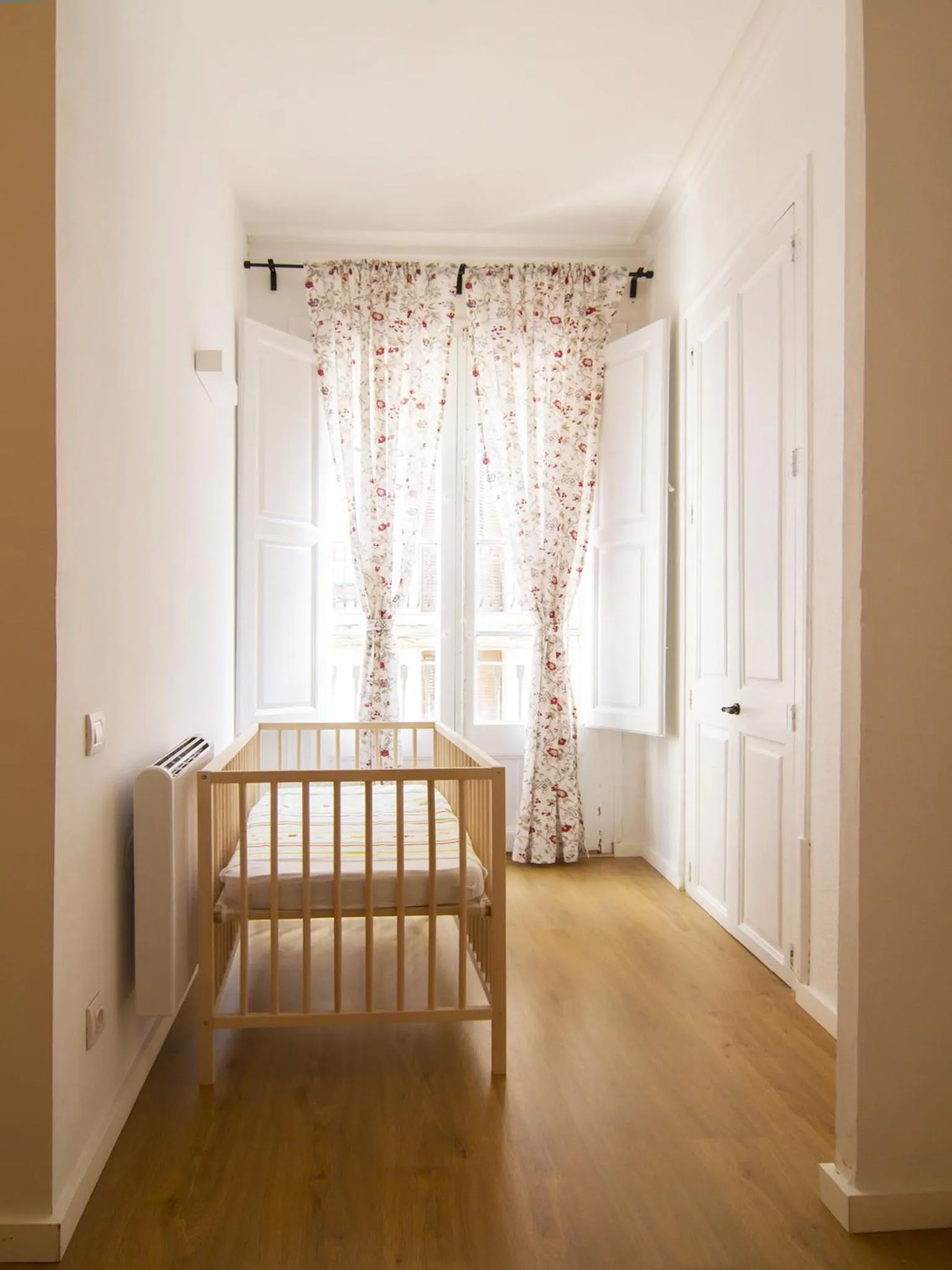 Bedroom, Bed in Barcelona Just Like Home