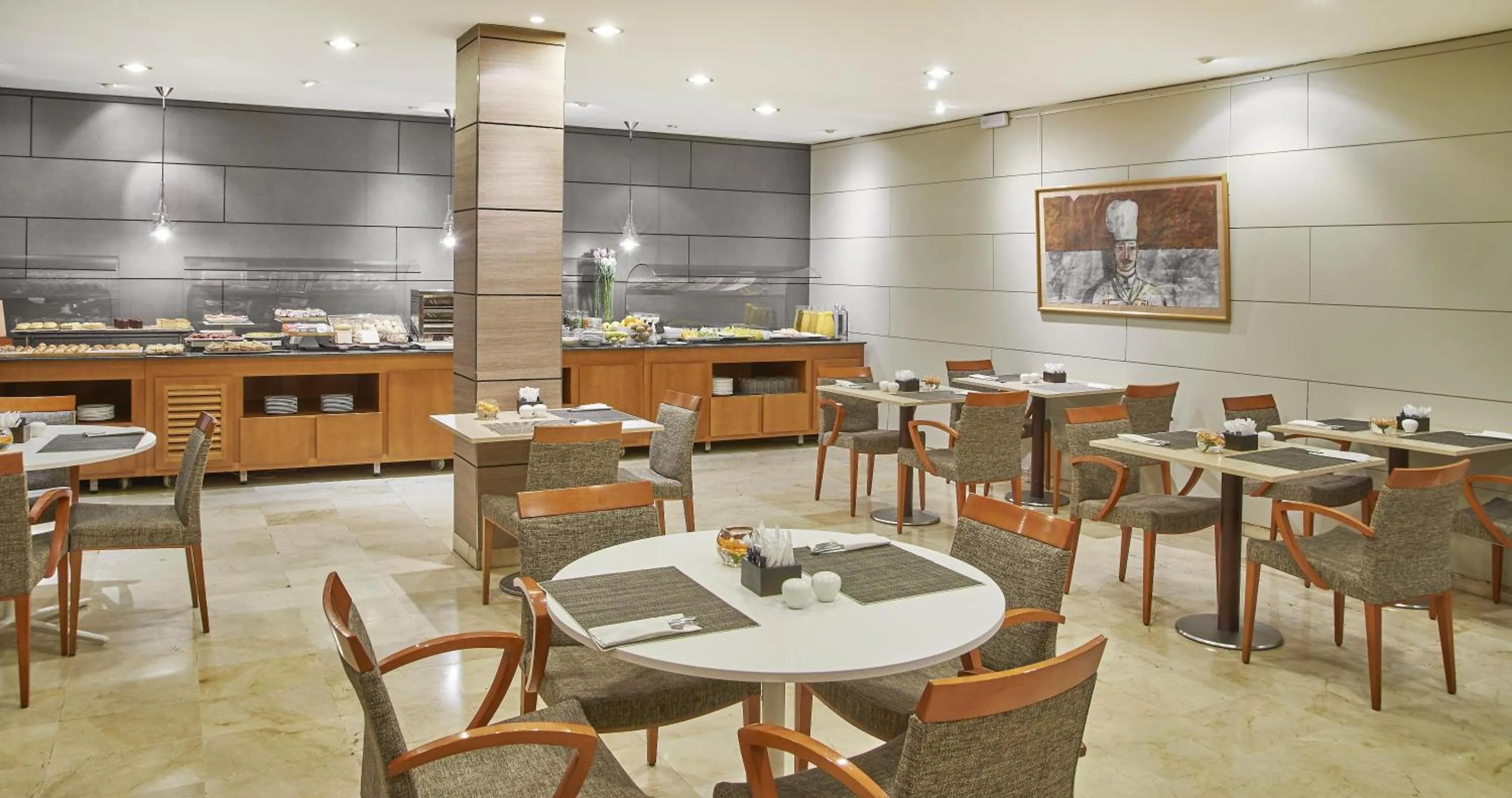 Breakfast in iStay by NH Zaragoza Sport Hotel