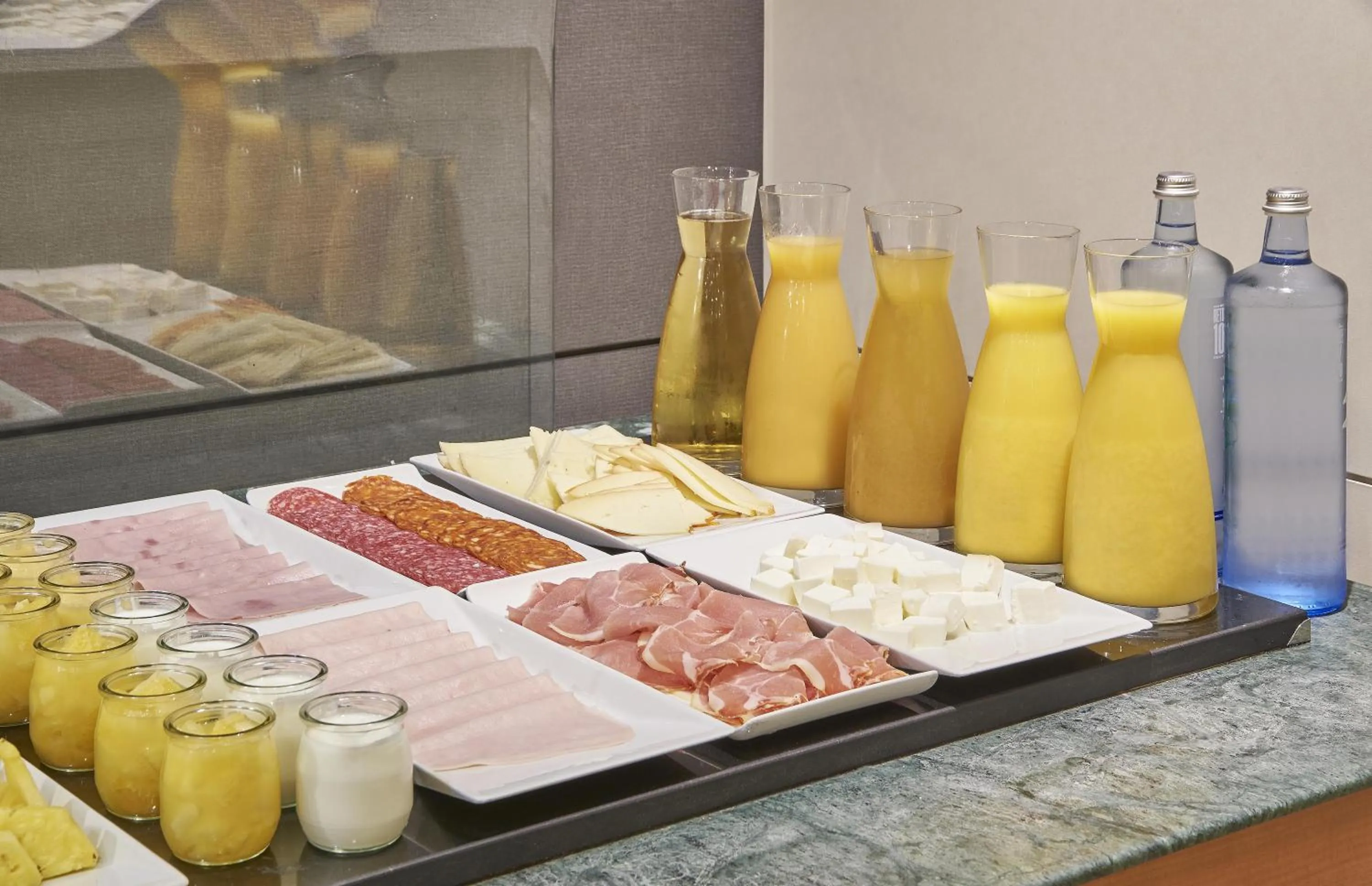 Breakfast in iStay by NH Zaragoza Sport Hotel
