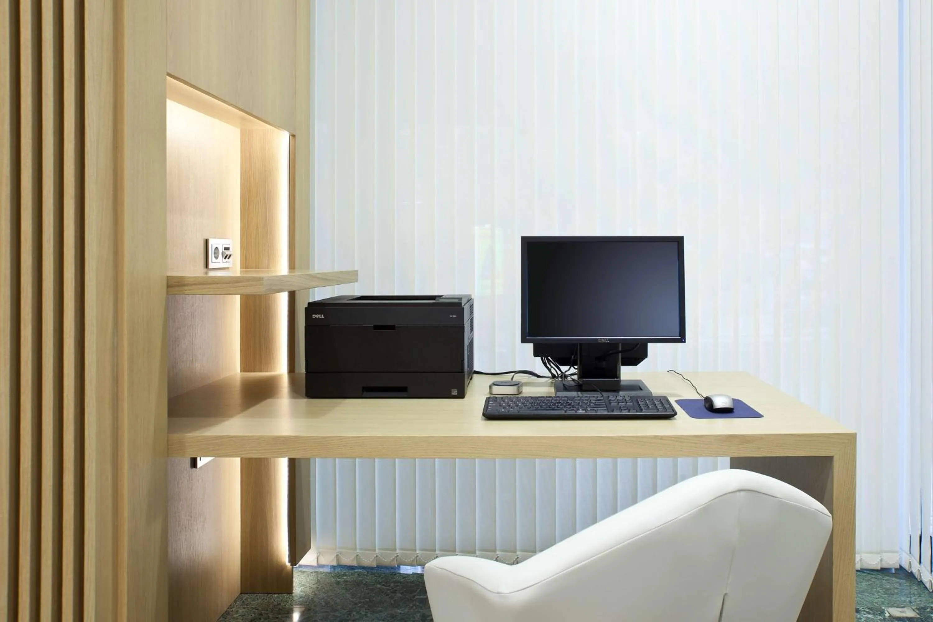 Lobby or reception in NH Madrid Ventas