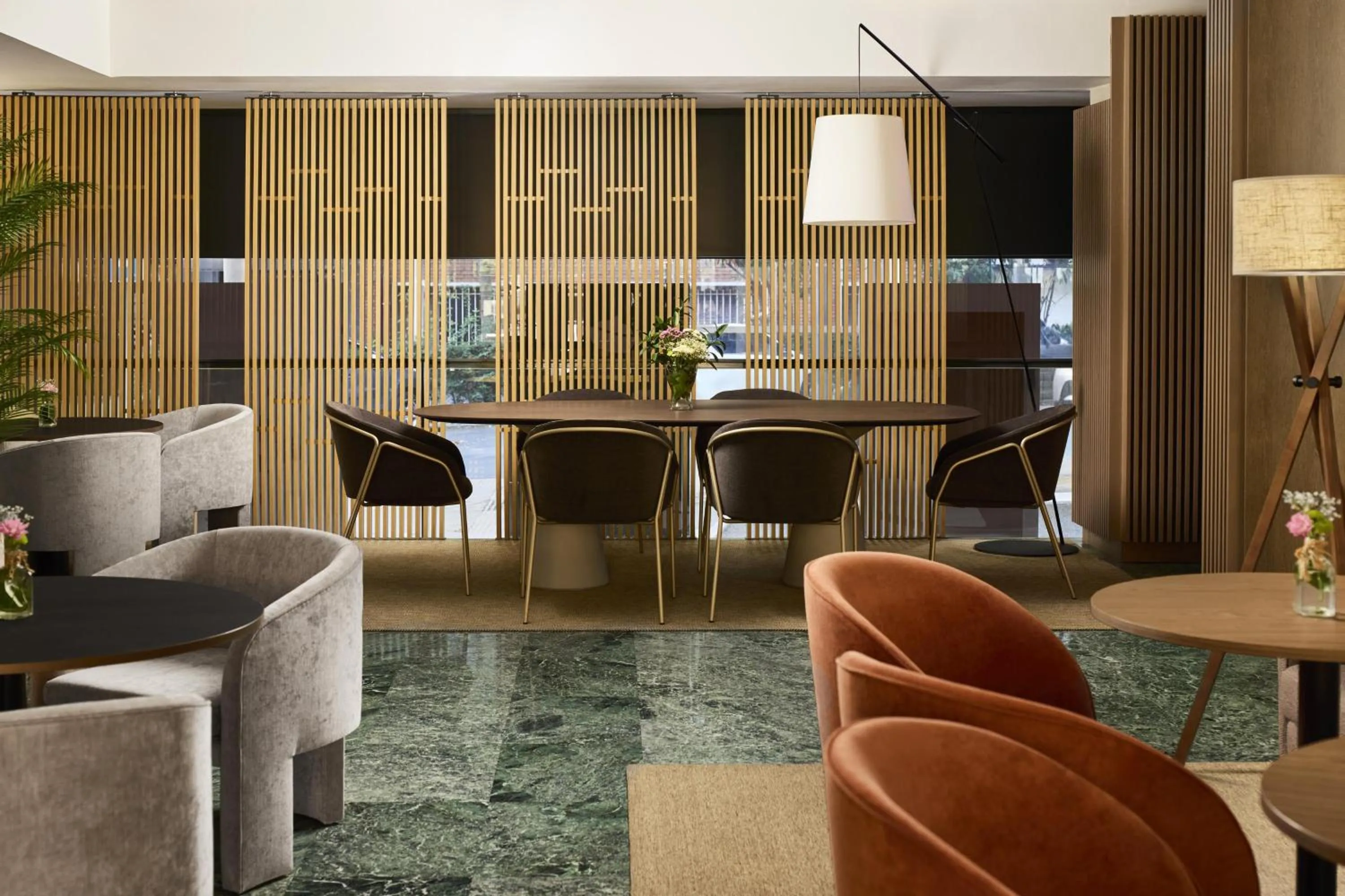 Lounge or bar in NH Madrid Ventas