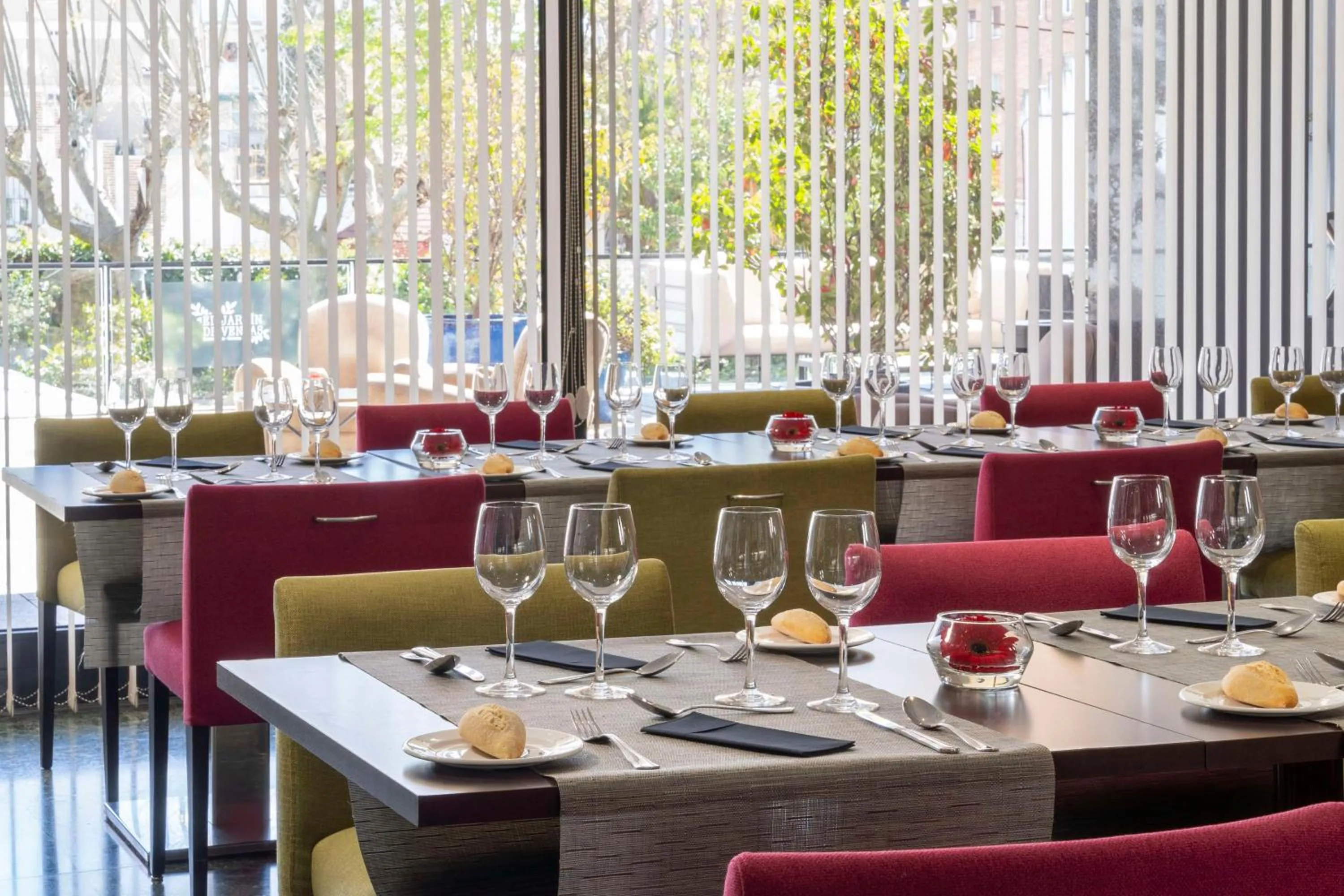 Restaurant/places to eat in NH Madrid Ventas