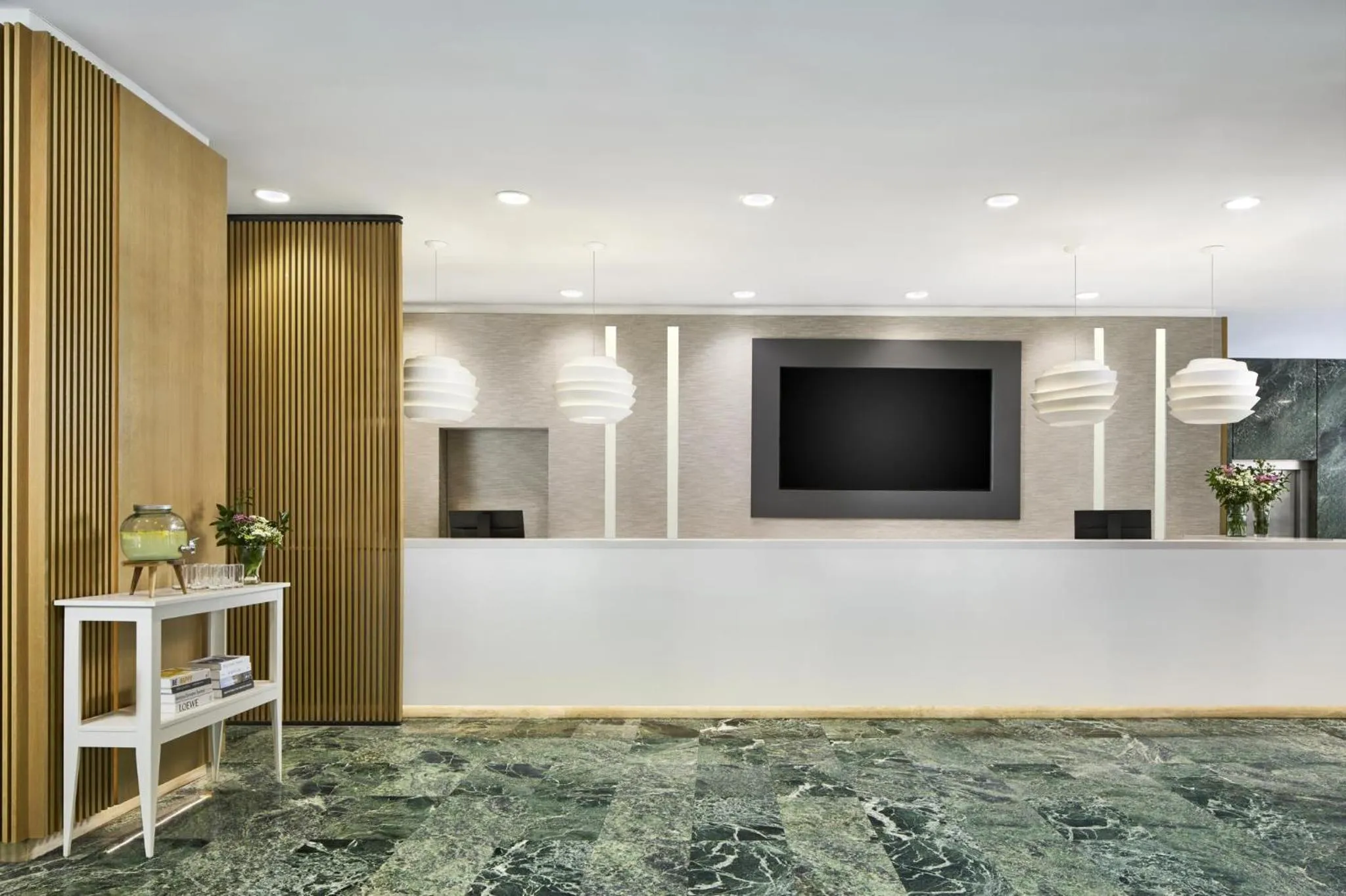 Lobby or reception in NH Madrid Ventas