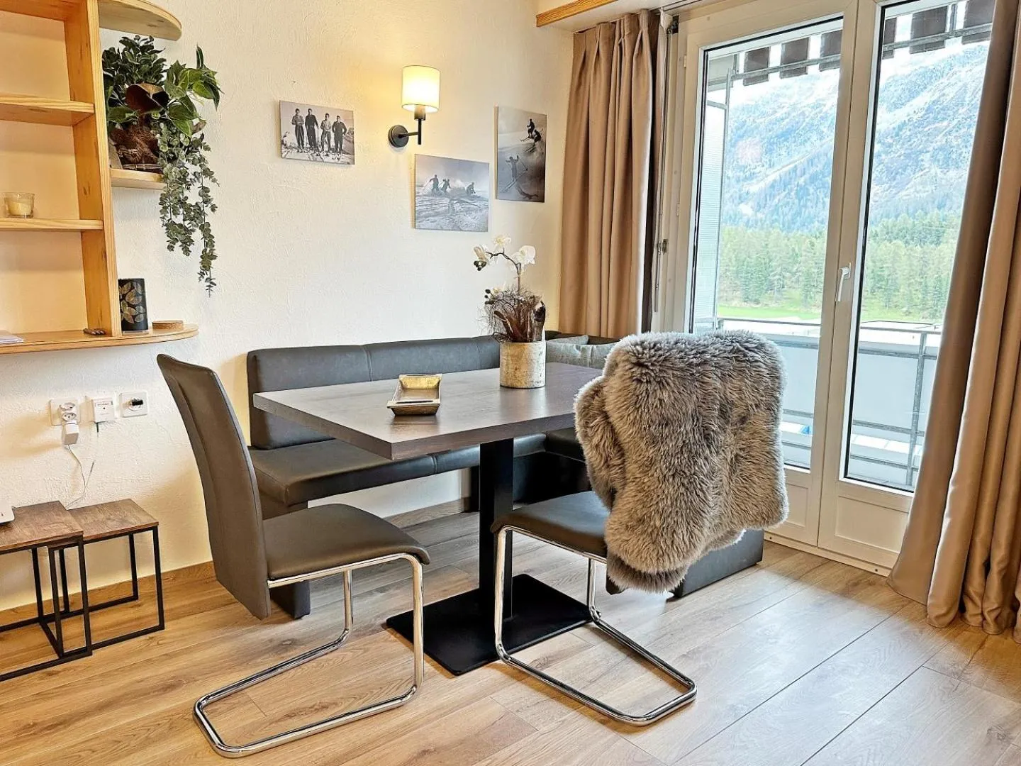 42m2 Alpenschick mit Balkon, Ausblick, Pool - E405