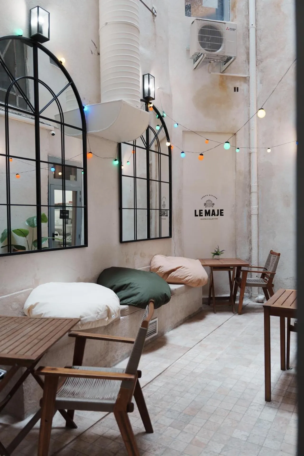 Seating area in Le Maje Hostel