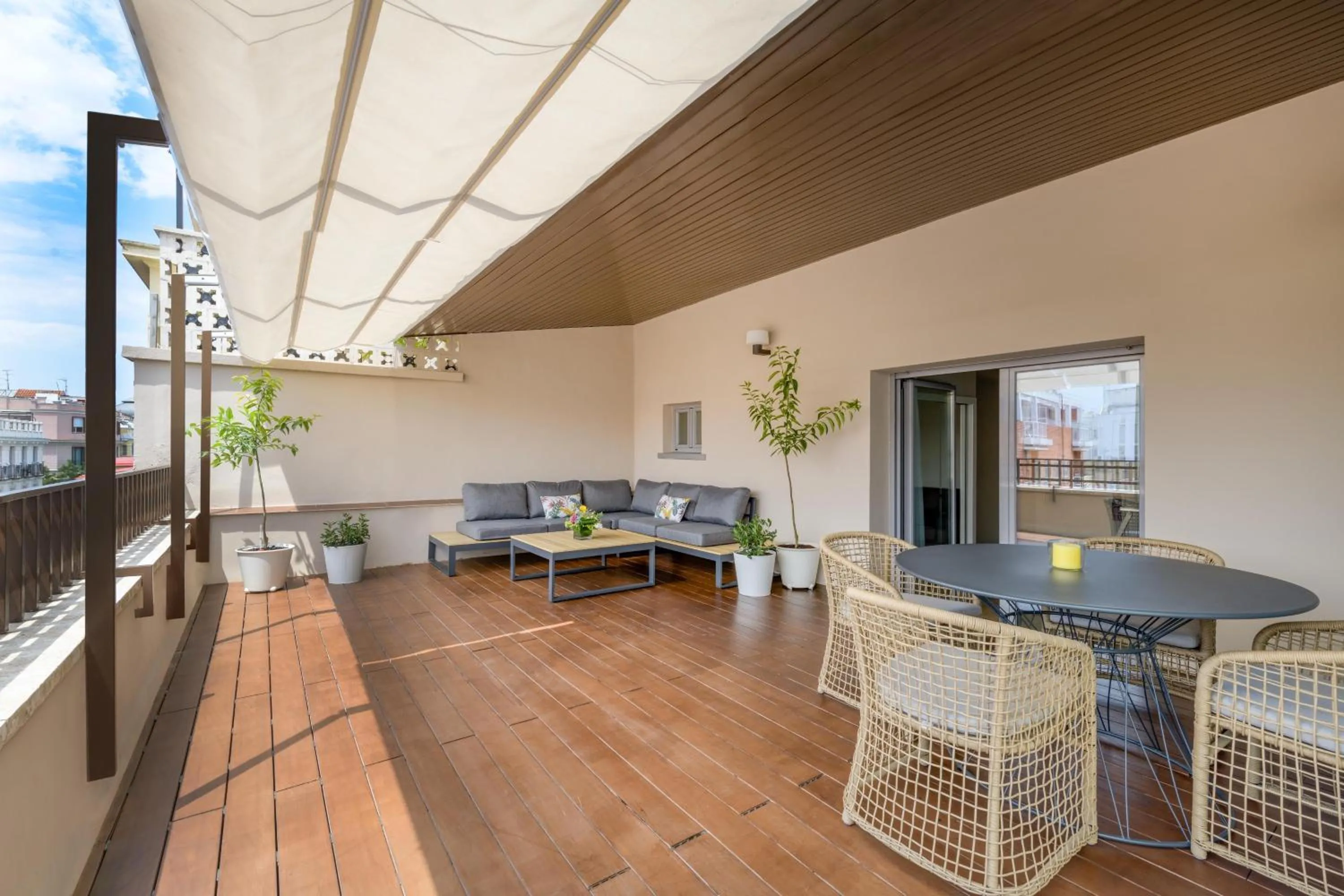 Photo of the whole room in NH Madrid Chamberí