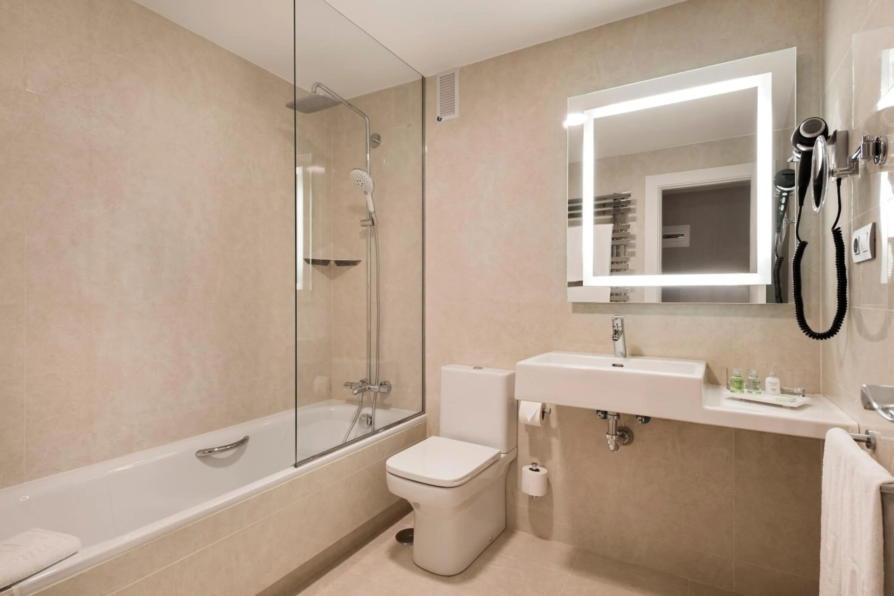 Bathroom in NH Madrid Chamberí