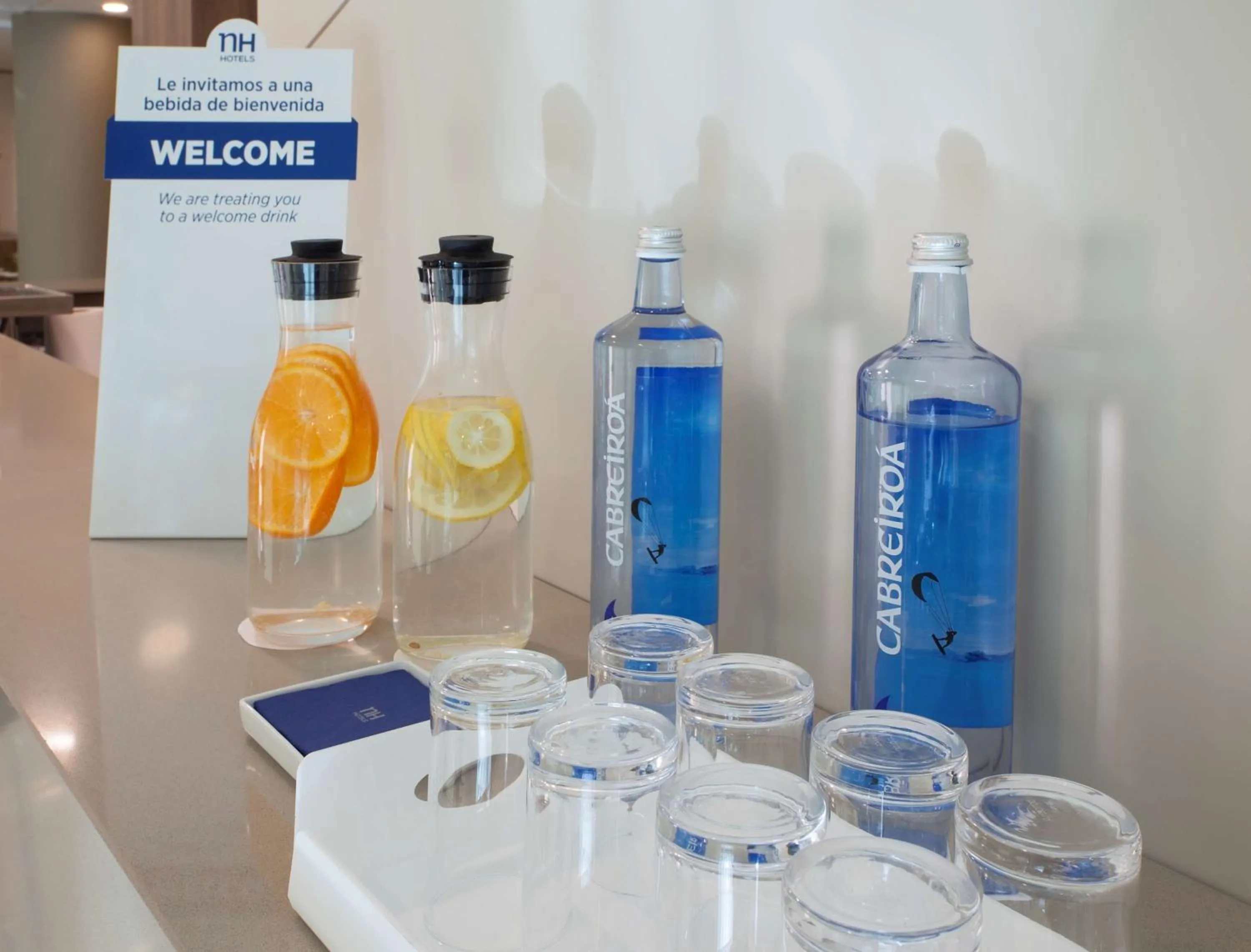 Lounge or bar in NH Barajas Airport