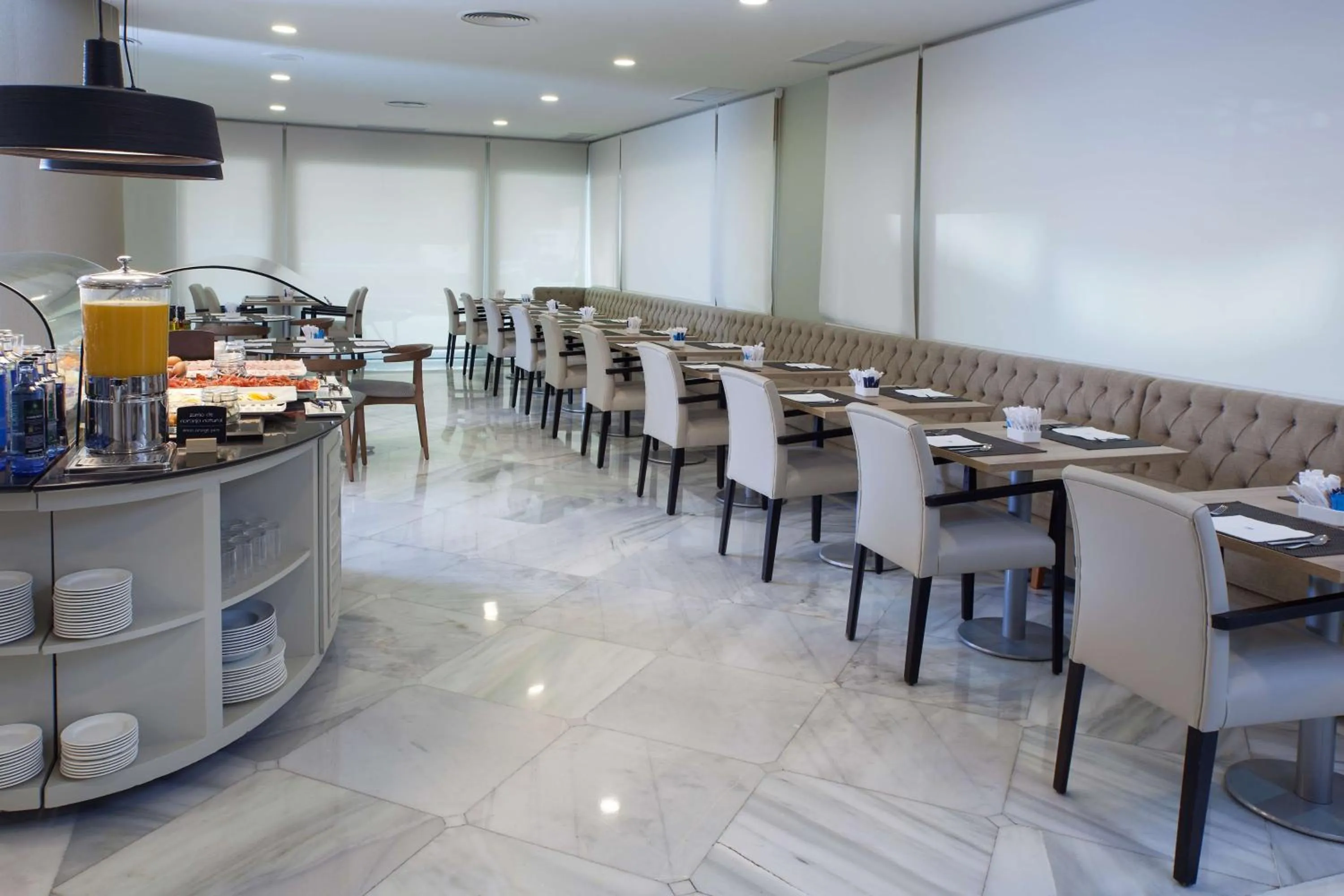 Restaurant/places to eat in NH Barajas Airport