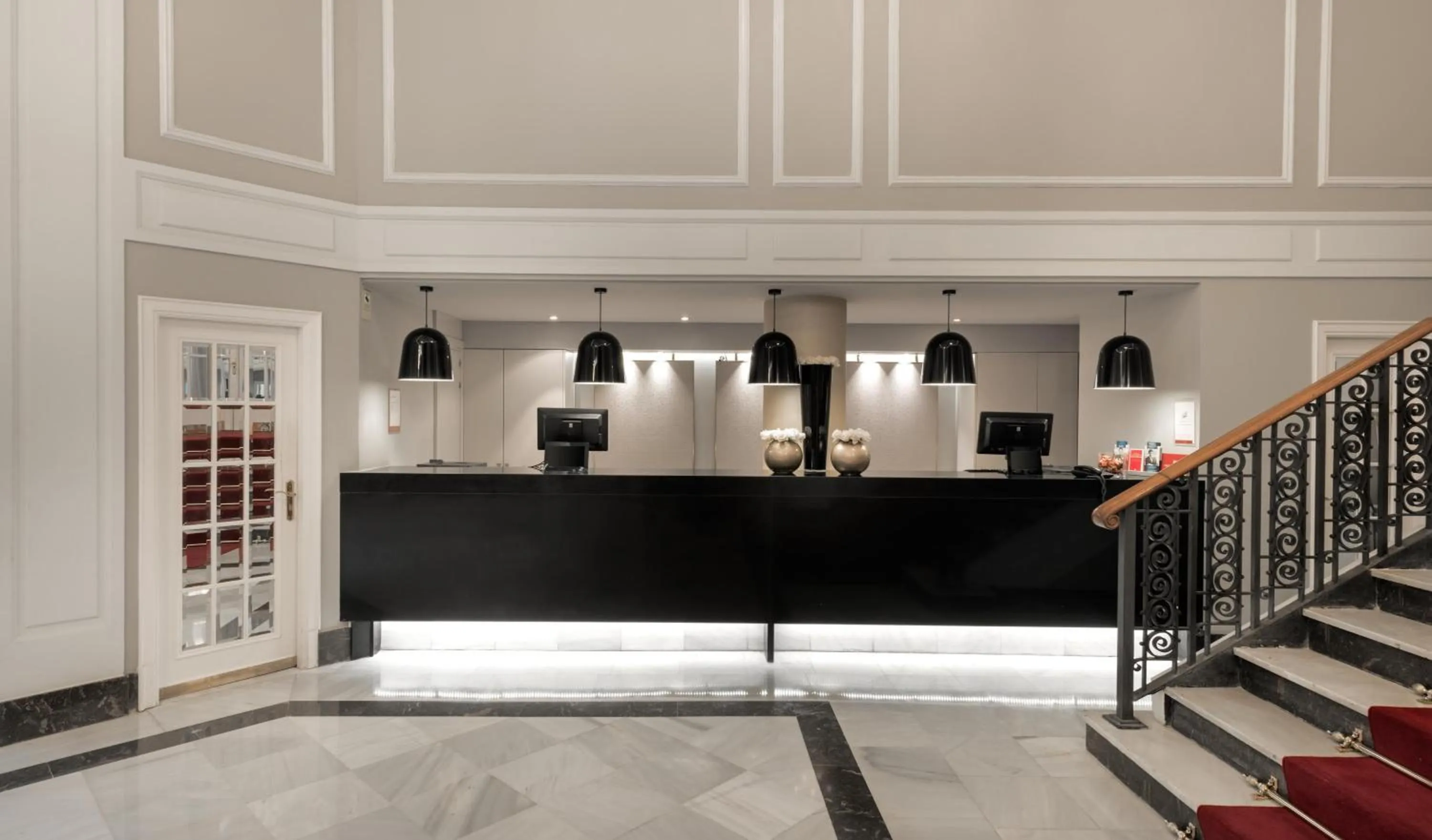 Lobby or reception in NH Collection Gran Hotel de Zaragoza