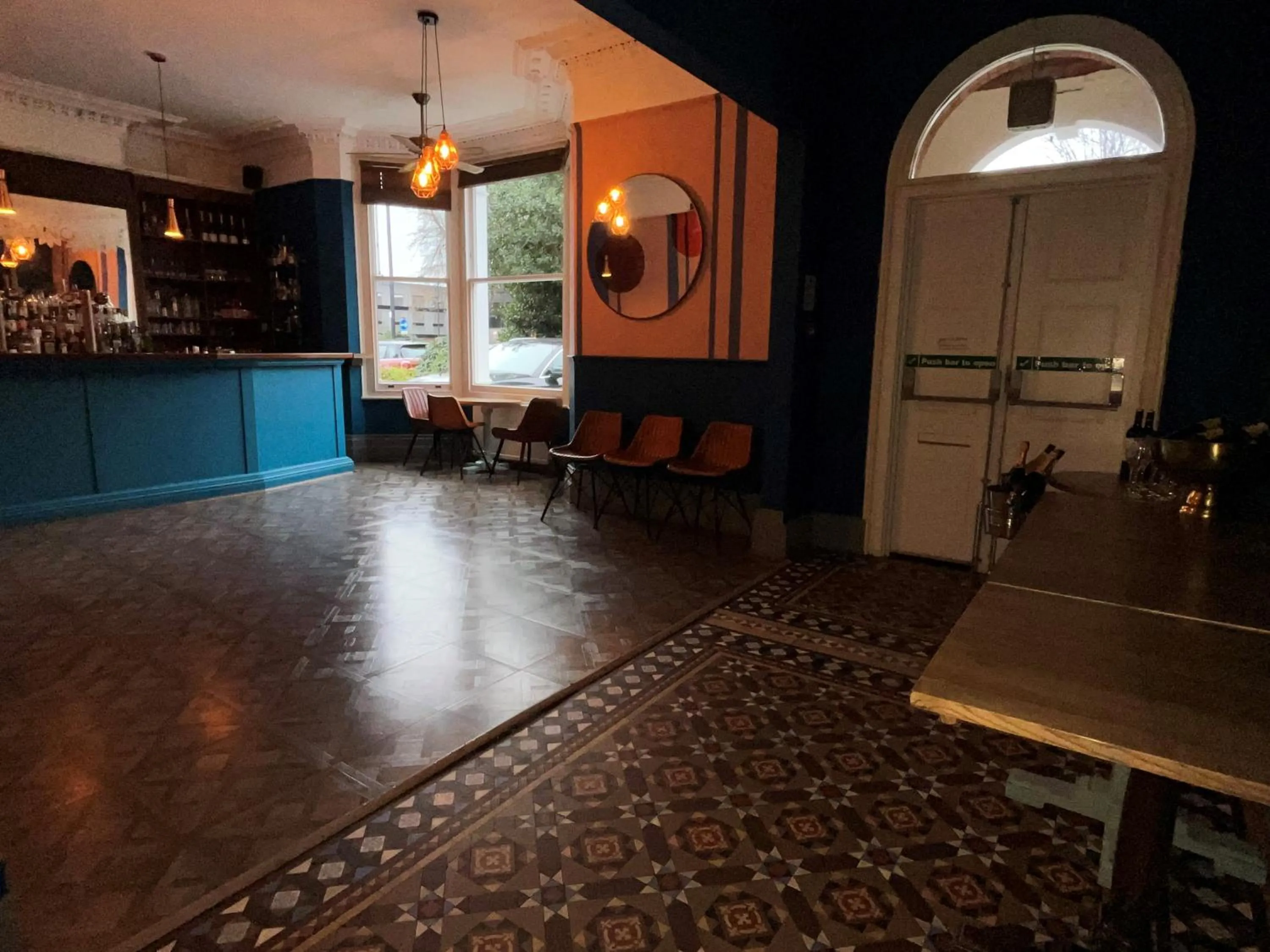 Lounge or bar in The Blue Piano Guesthouse