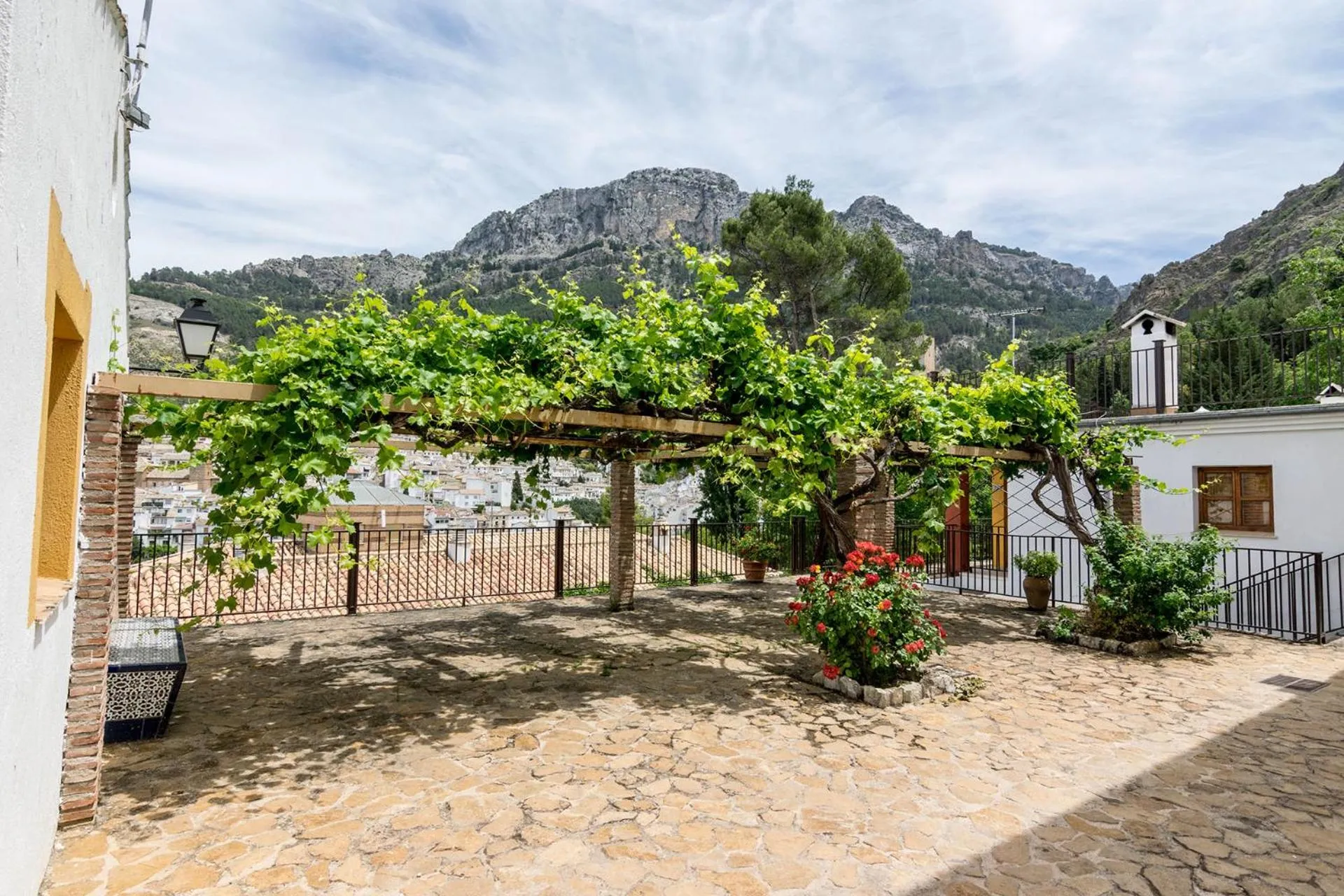 Garden view in Villa Turística de Cazorla
