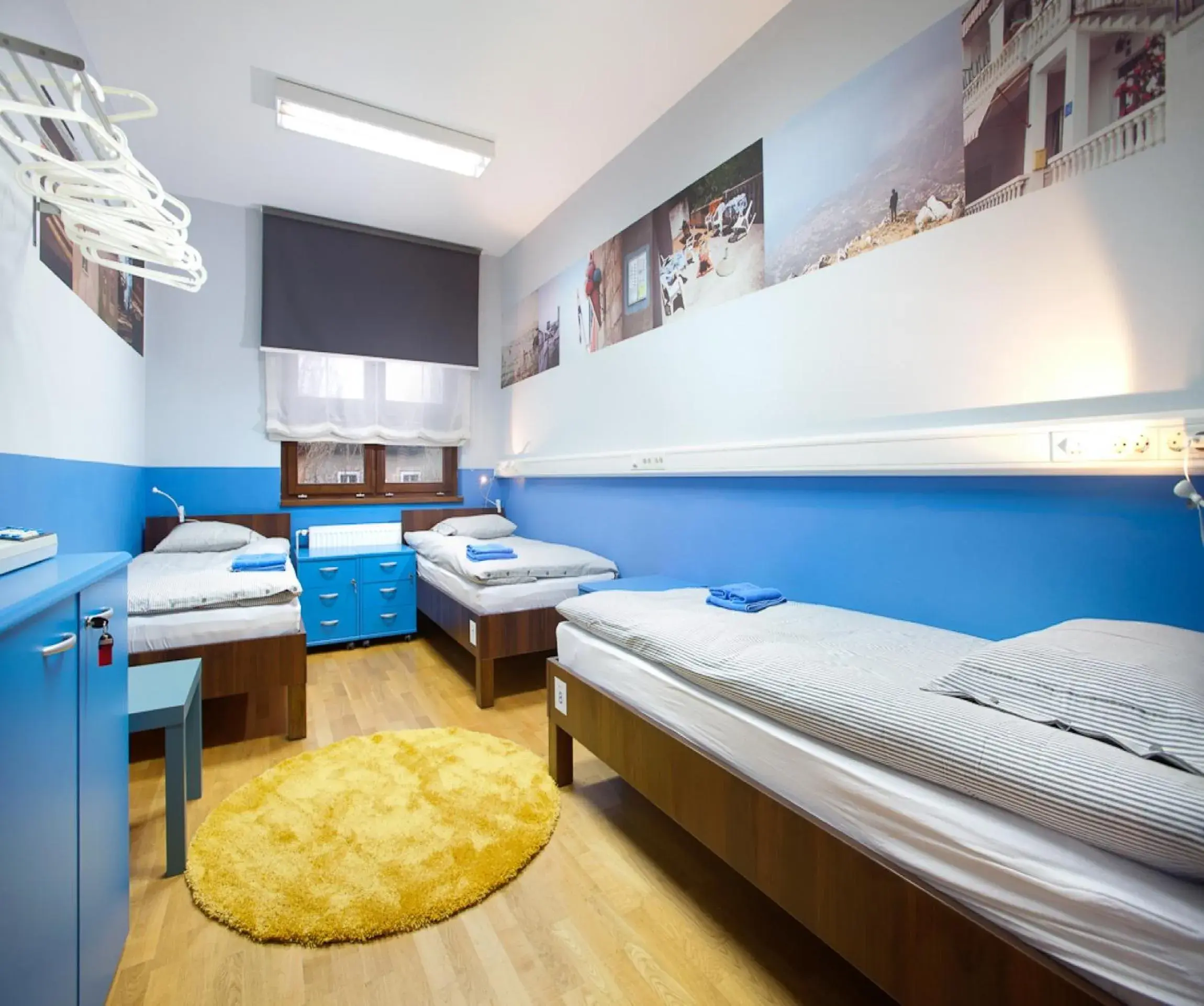 Triple Room with Shared Bathroom in Hostel Bureau Triple Room with Shared Bathroom in Hostel Bureau