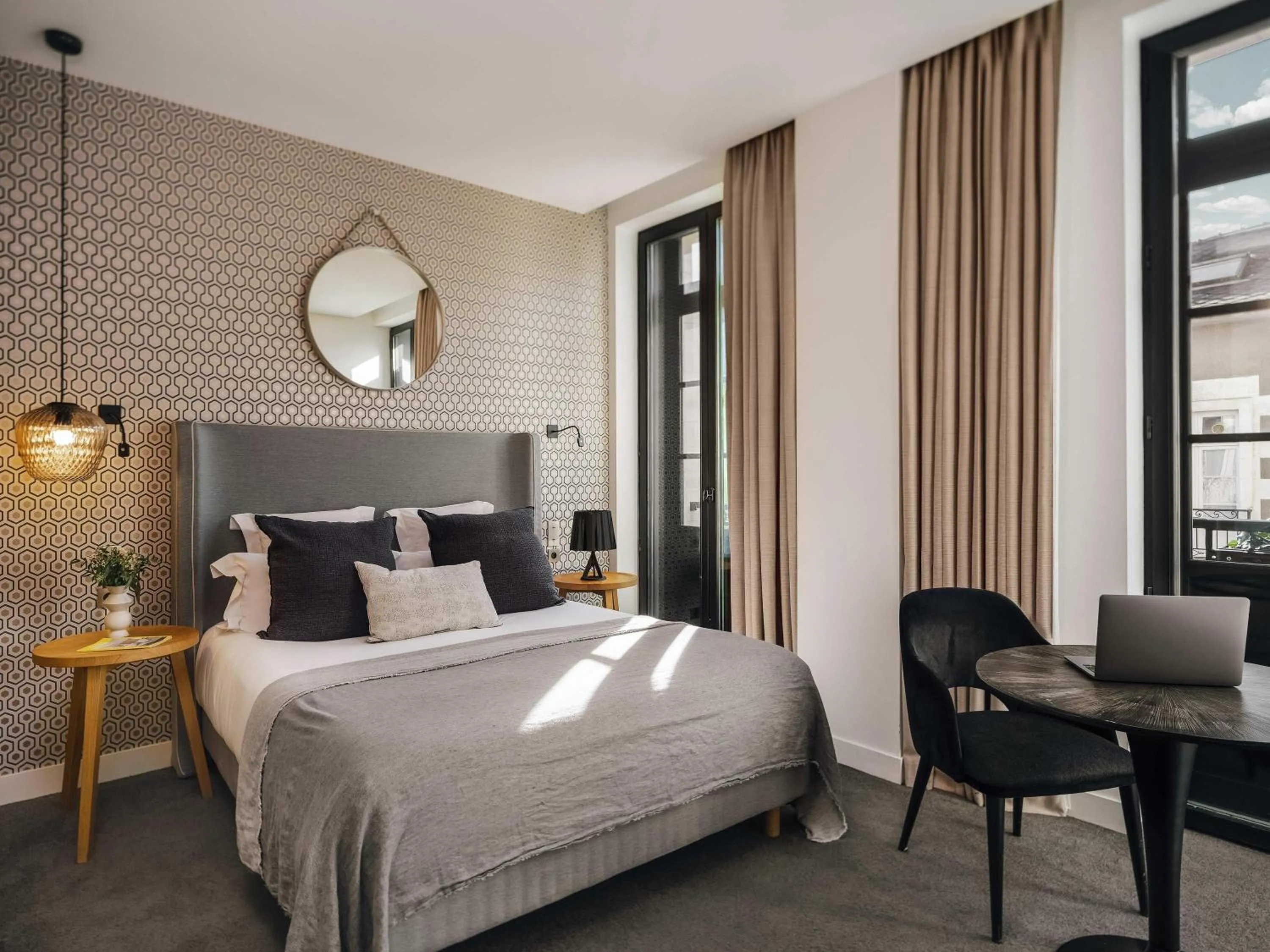 Bedroom, Bed in Balthazar Hotel & Spa Rennes - MGallery Collection