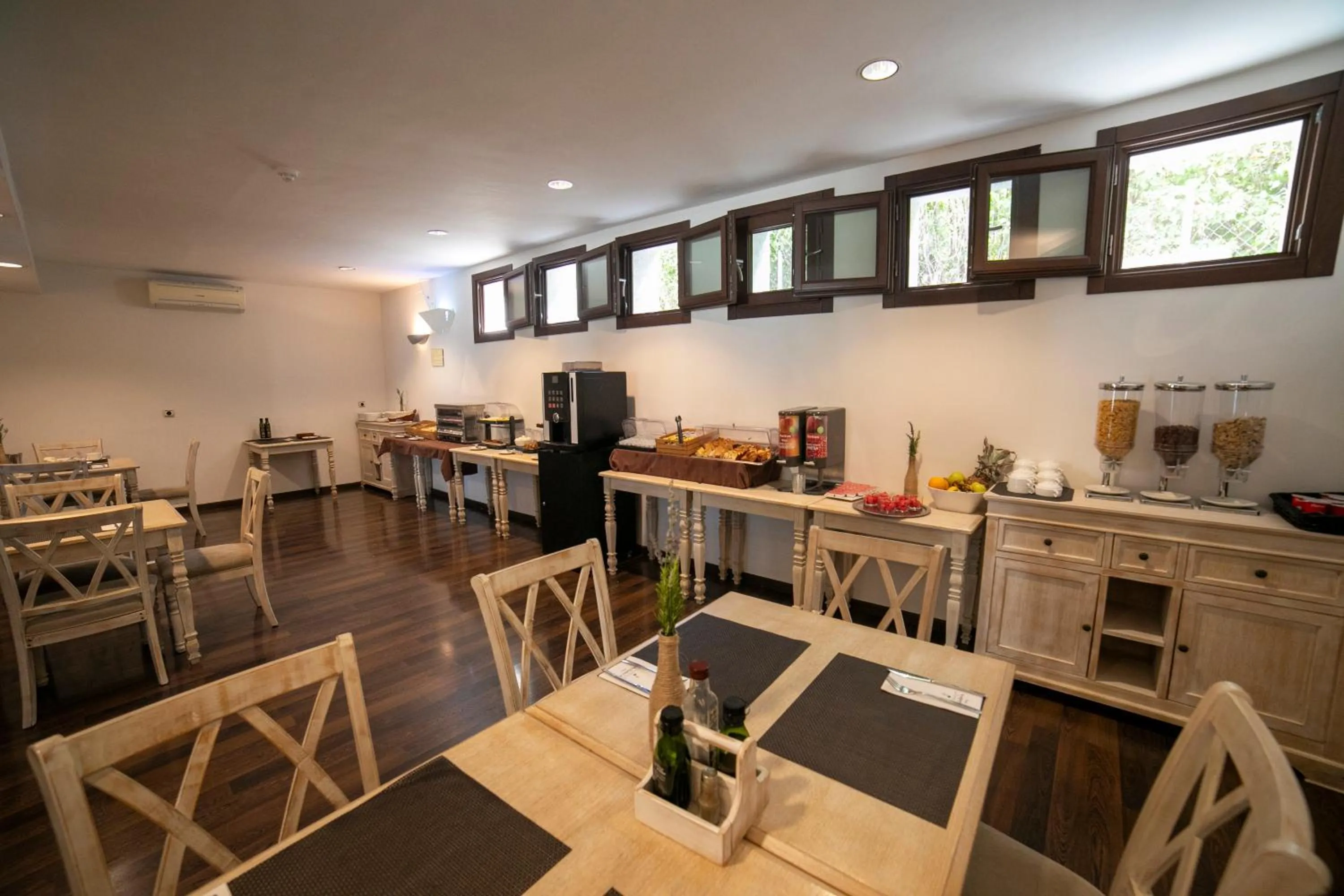 Restaurant/places to eat in Villa Turistica de Bubion