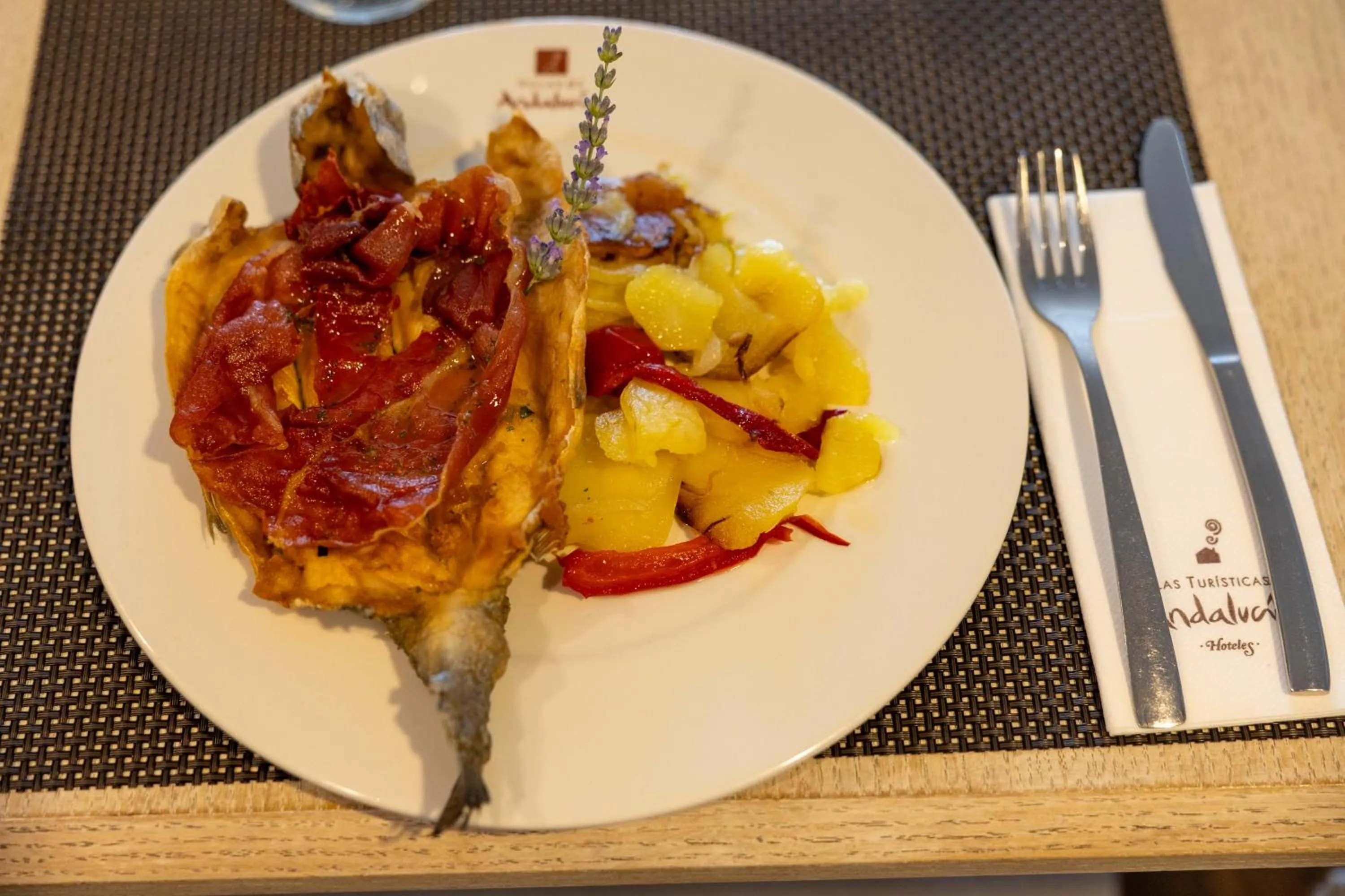 Restaurant/places to eat in Villa Turistica de Bubion