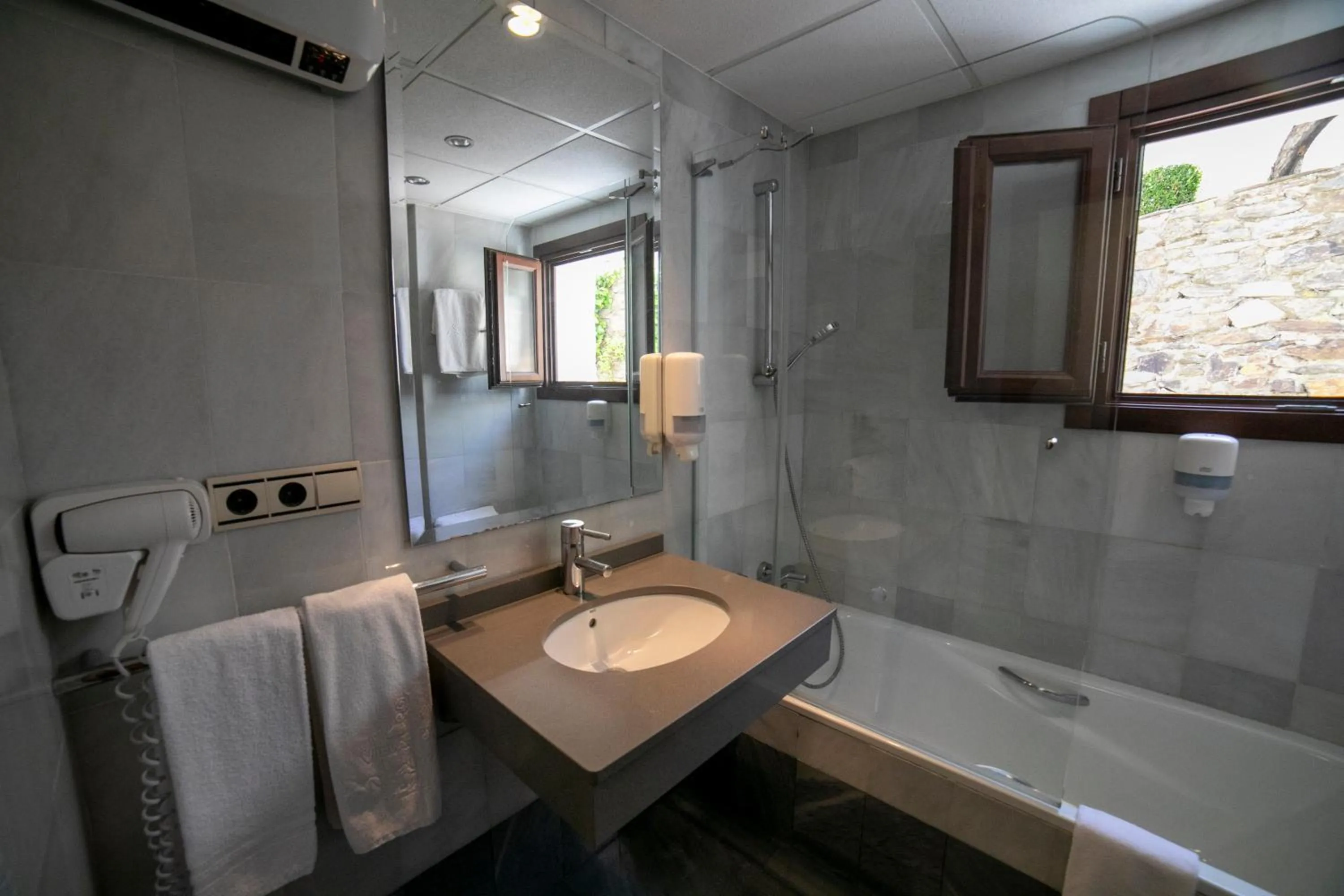 Bathroom in Villa Turistica de Bubion