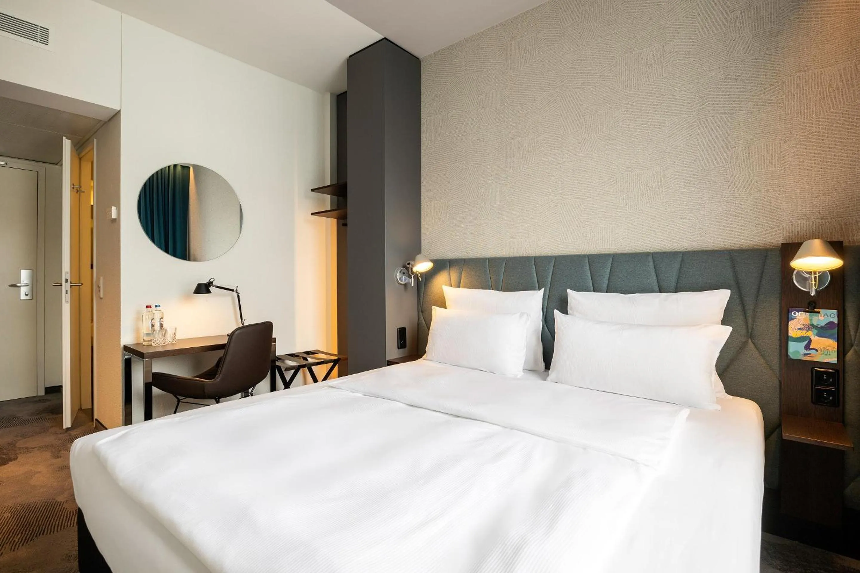 Photo of the whole room, Bed in Motel One Brussels