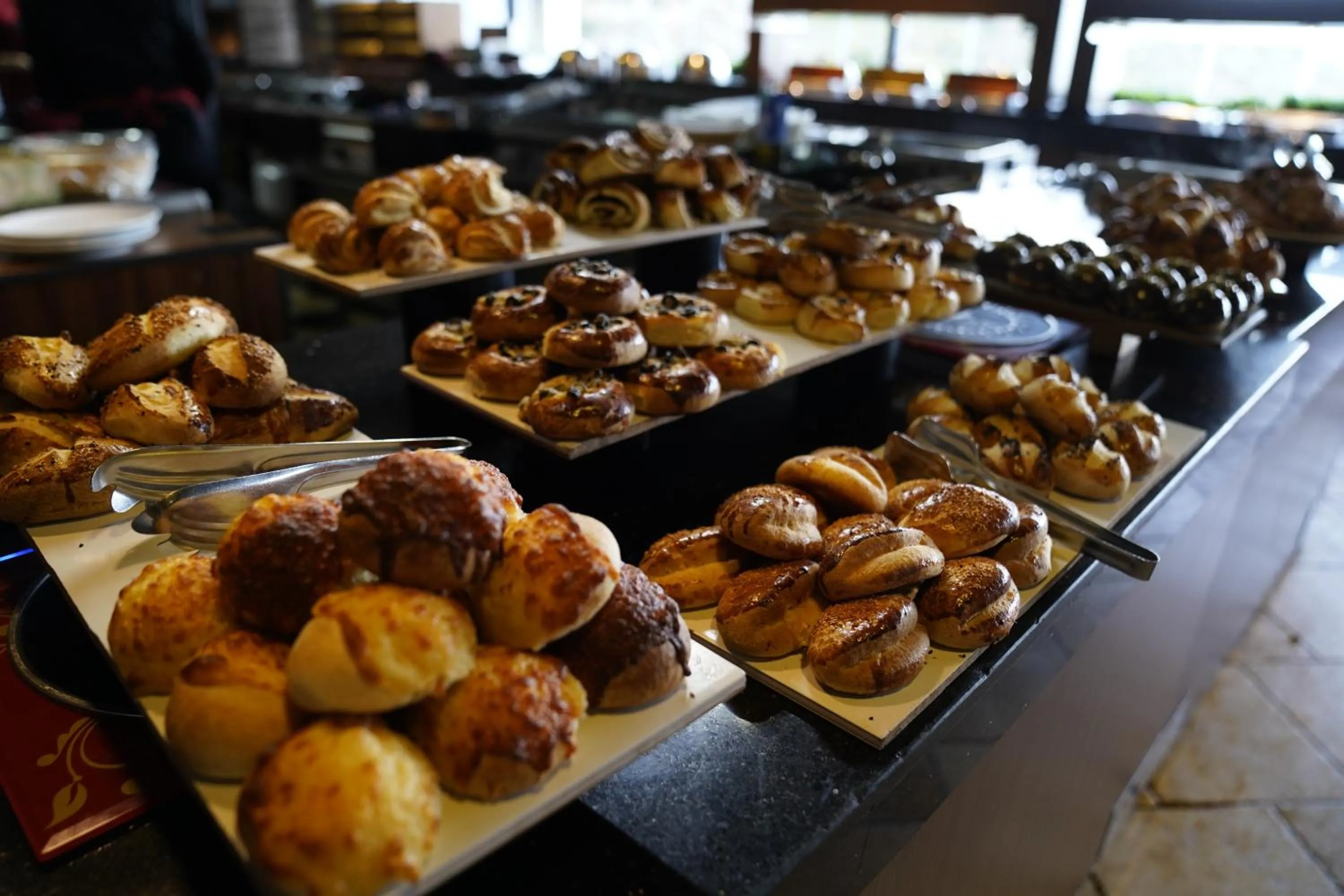 Restaurant/places to eat in Manaspark Deluxe Hotel