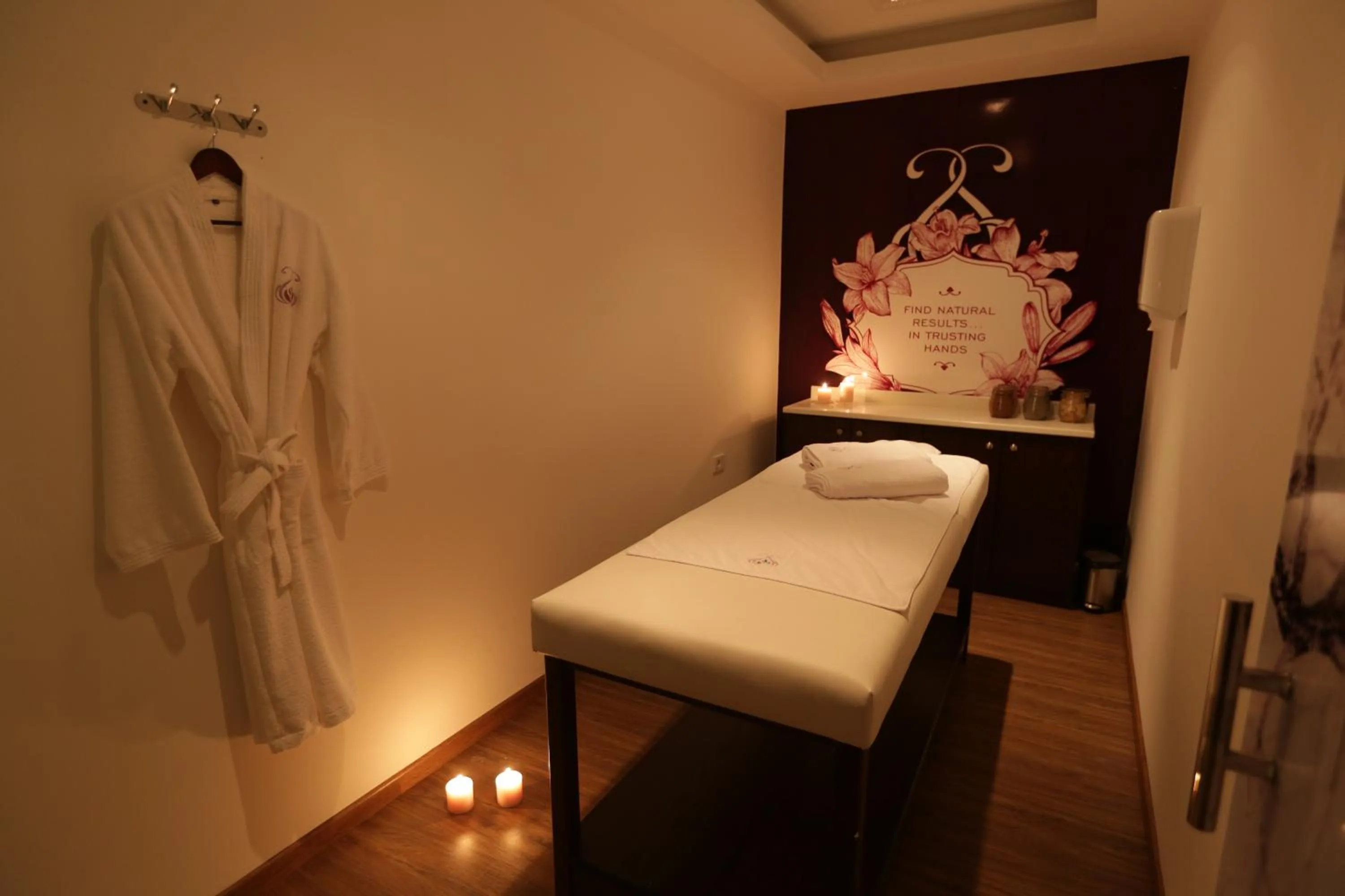 Massage in Golden Lili Resort & Spa