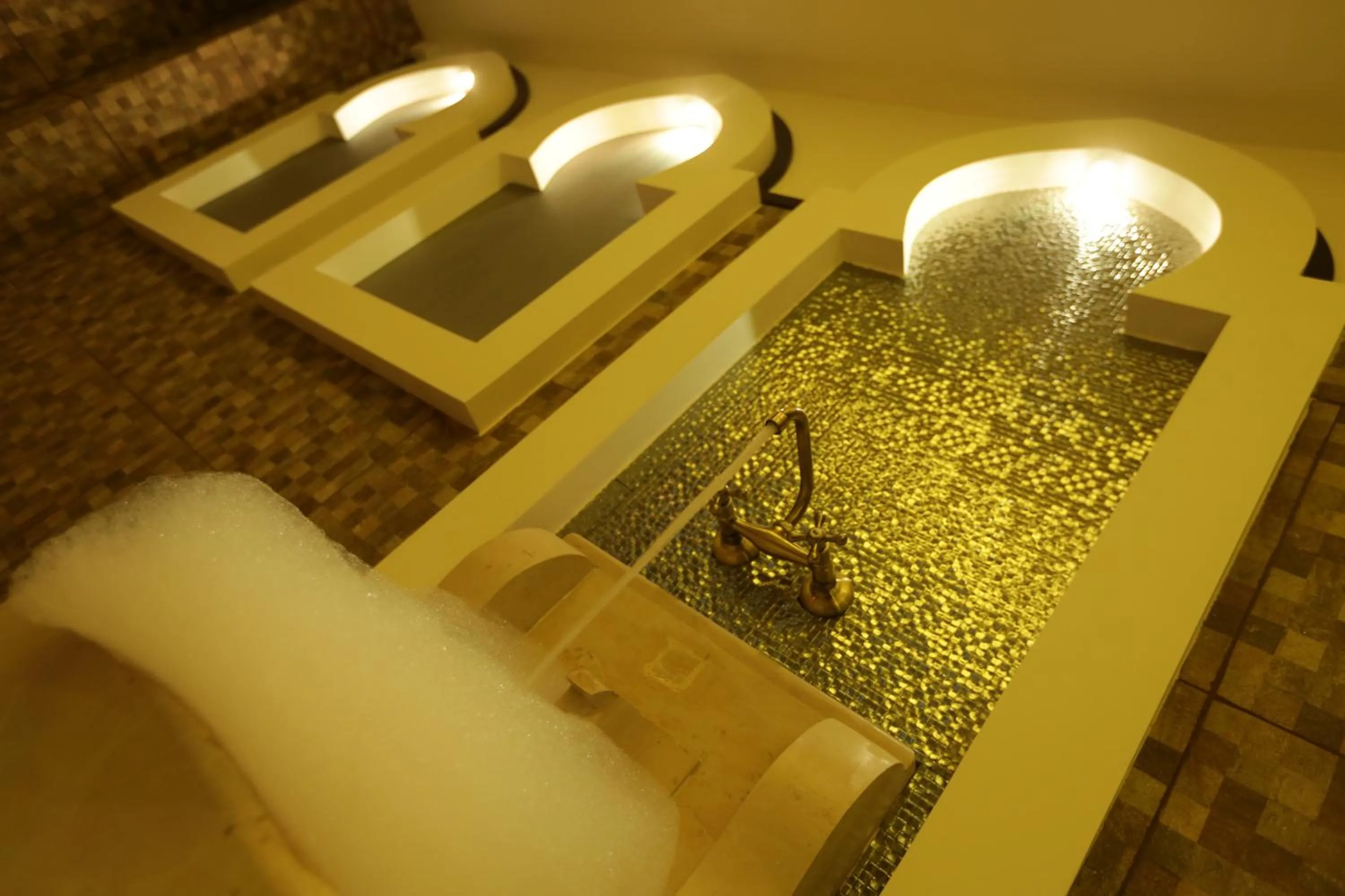 Massage in Golden Lili Resort & Spa