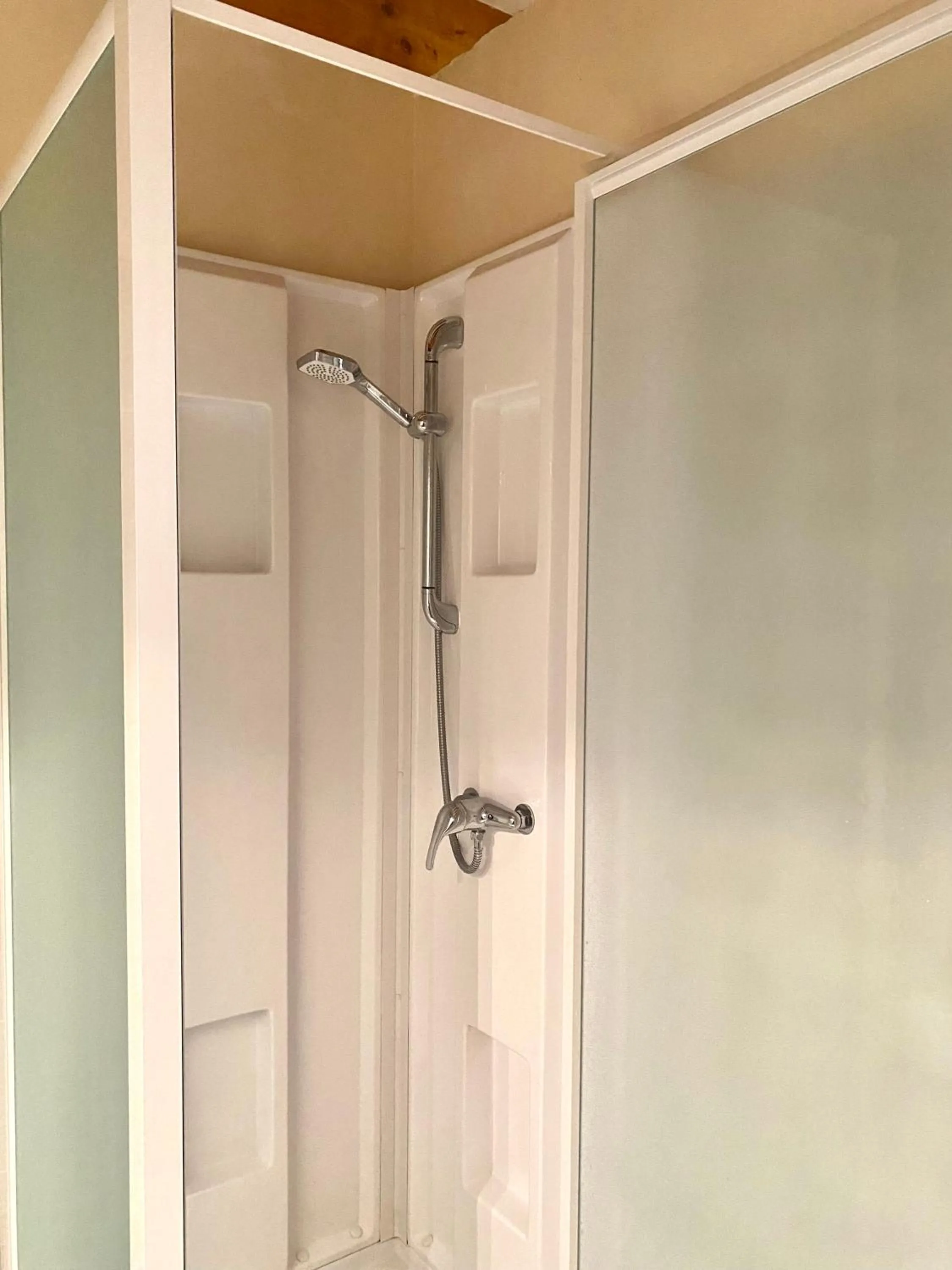Shower in Domaine du Cellier de la Couronne