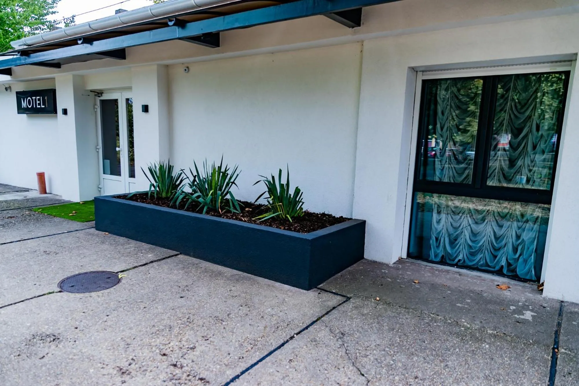 Property building in Motel1- A megfizethető luxus!