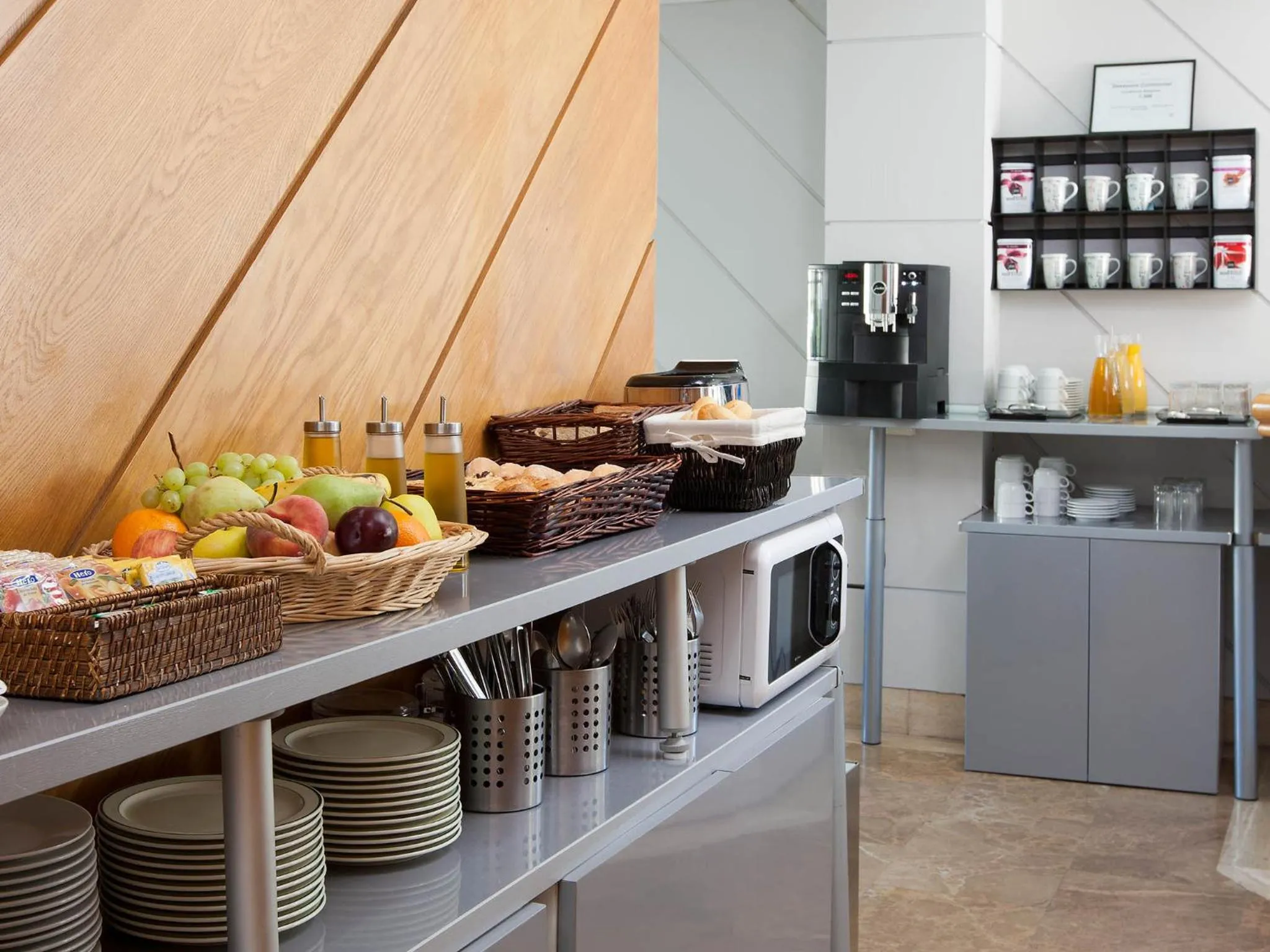 Restaurant/places to eat in TH Aravaca