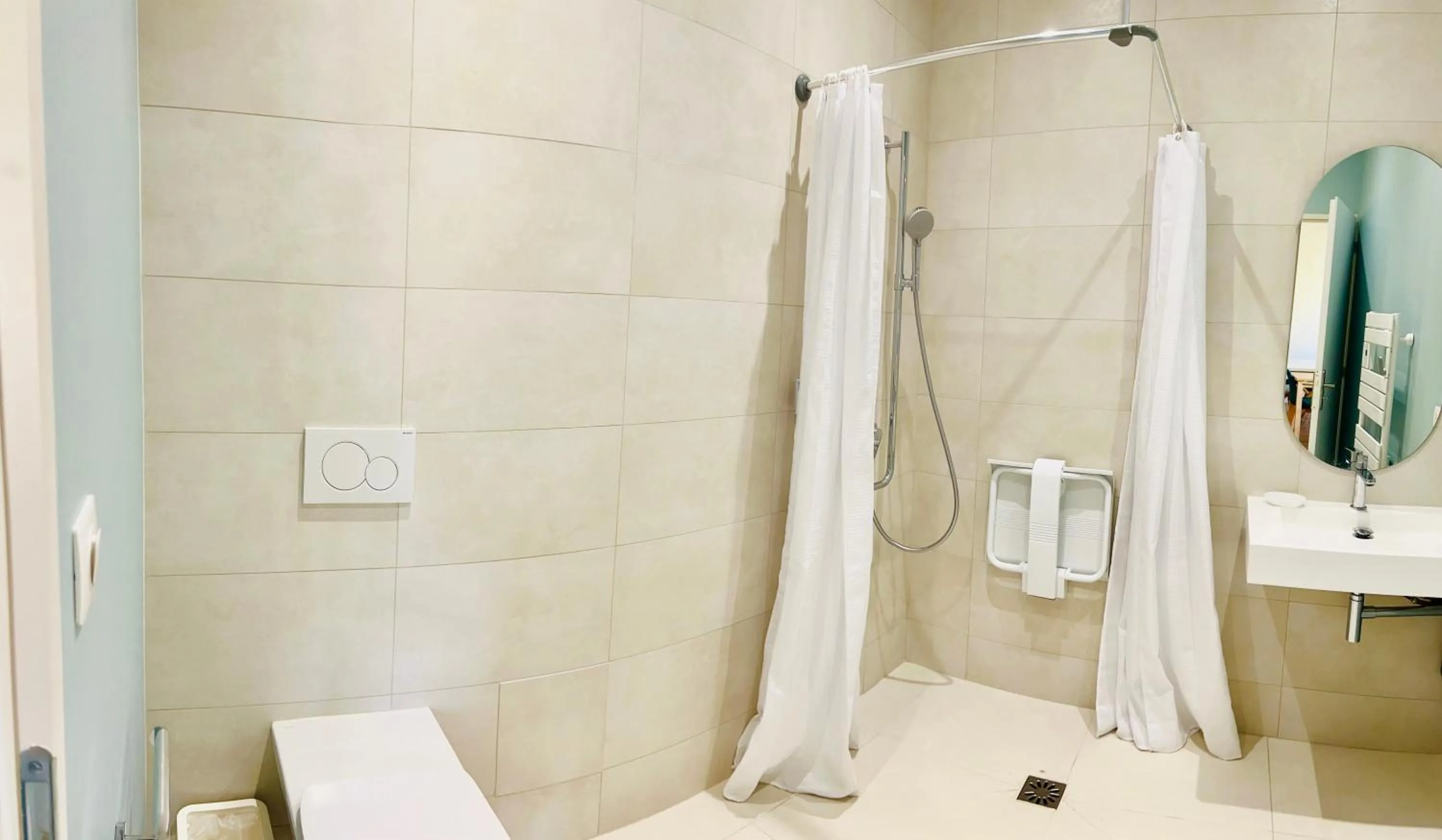 Shower in Résidence Thibaud